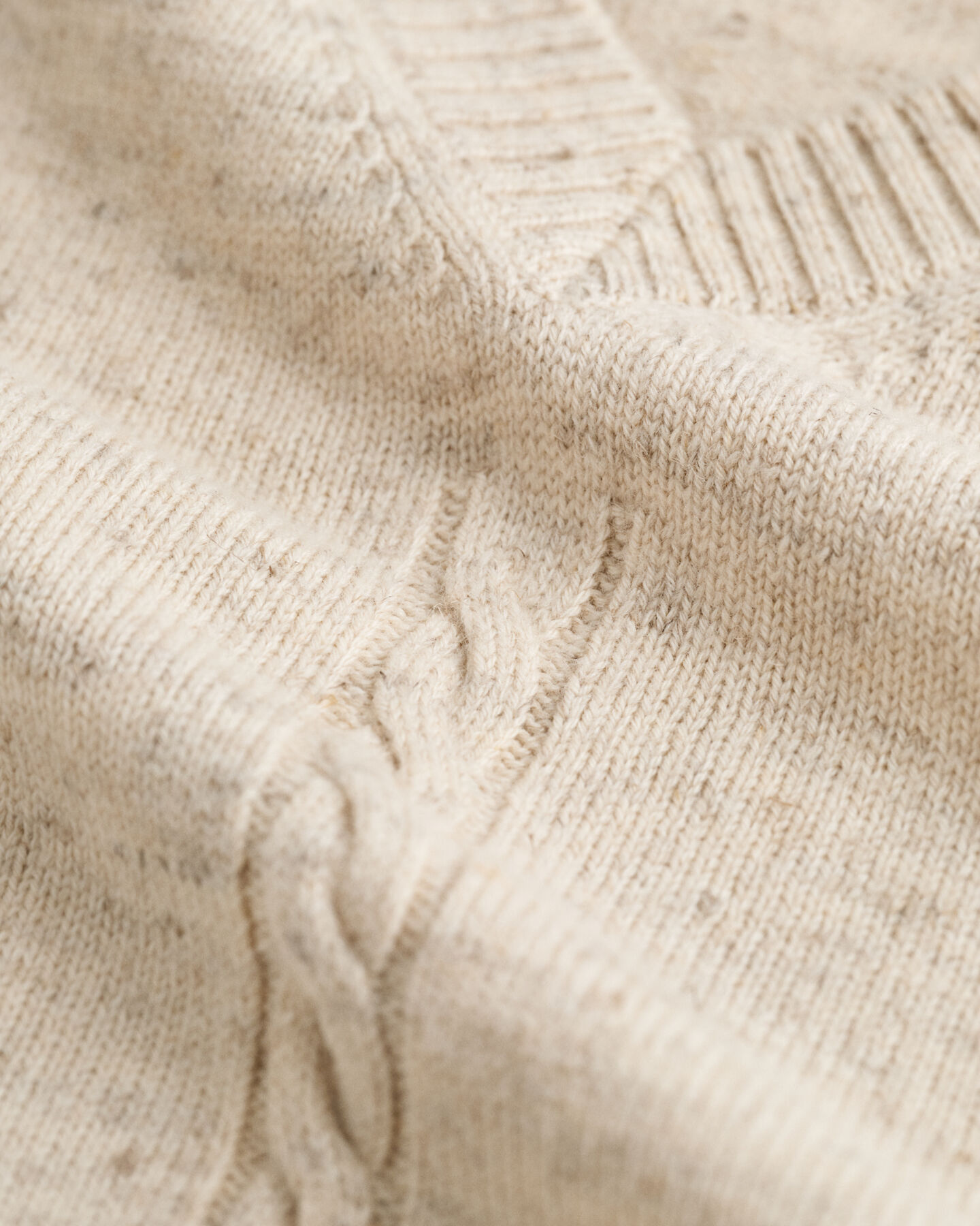 Veste sans manches col V sans manches en maille torsadée