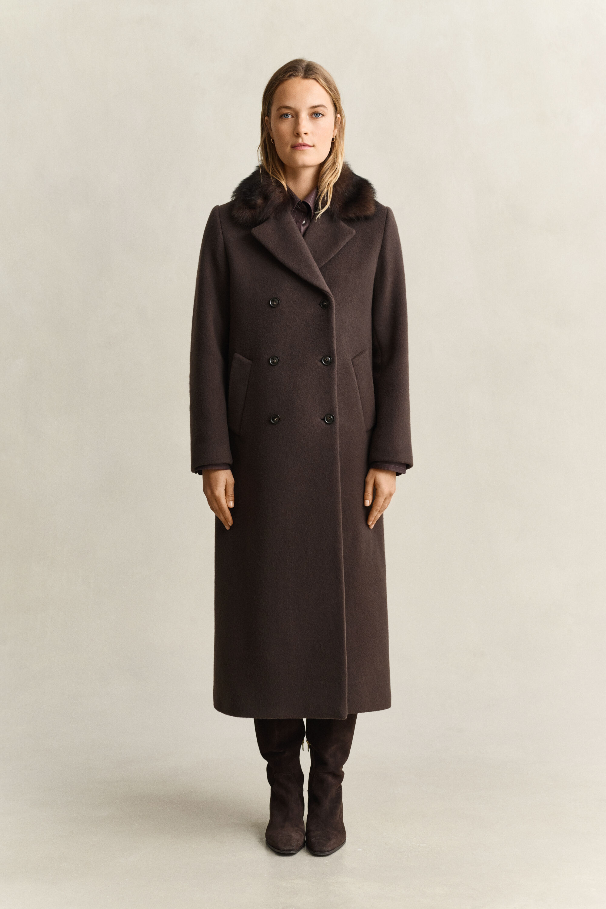 Manteau avec col en peau retournée