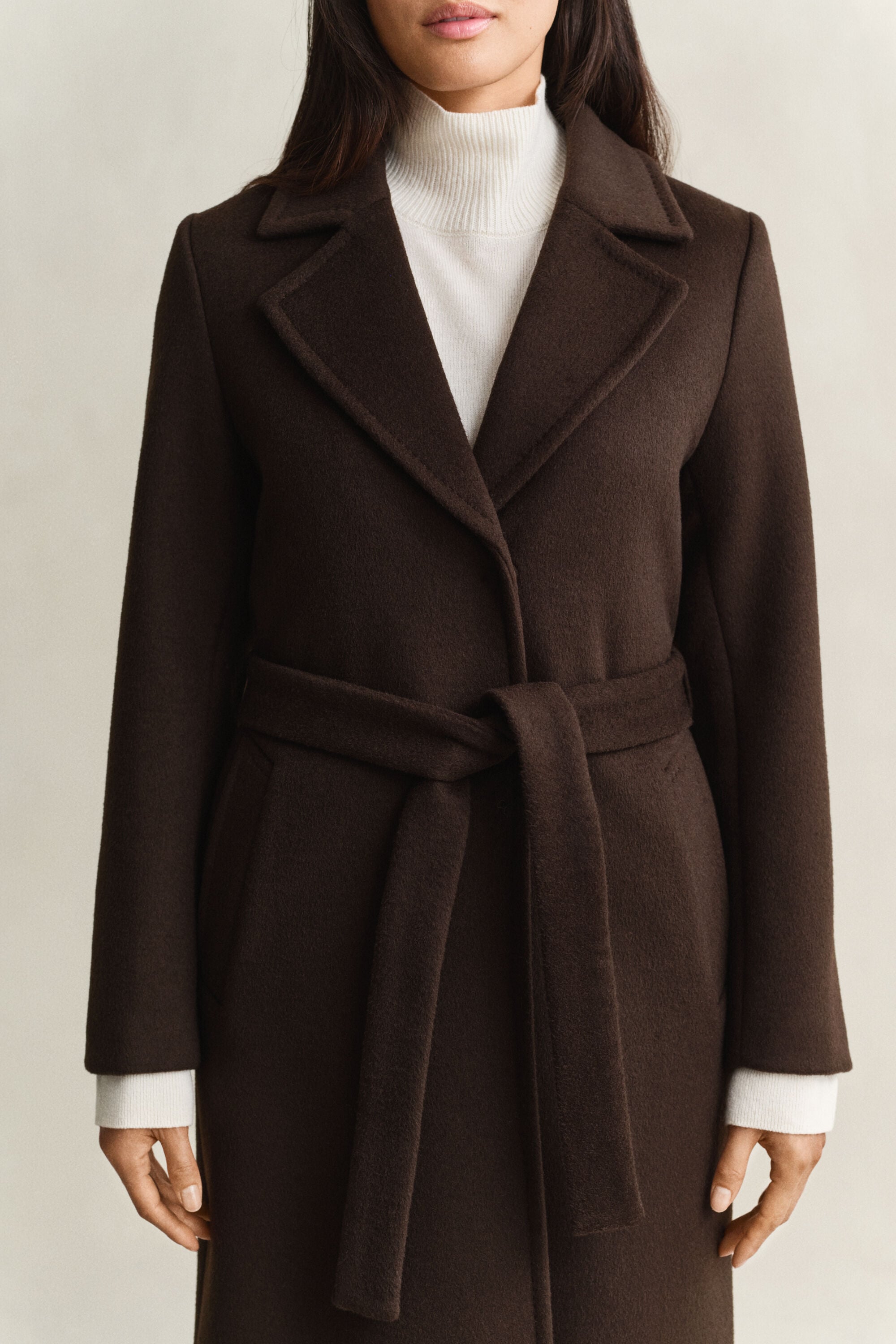 Manteau en laine mélangée avec ceinture