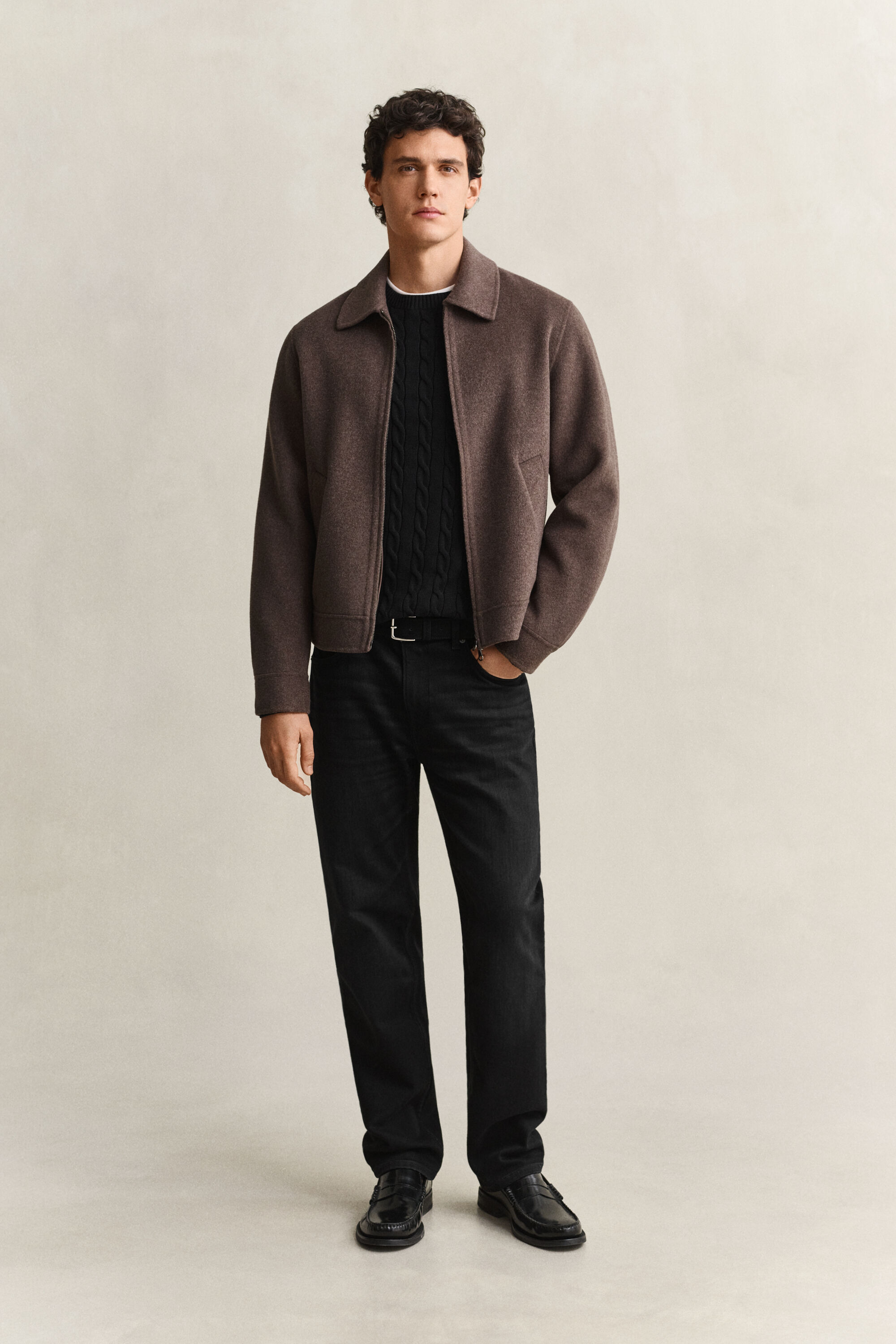 Pull en maille torsadée classique