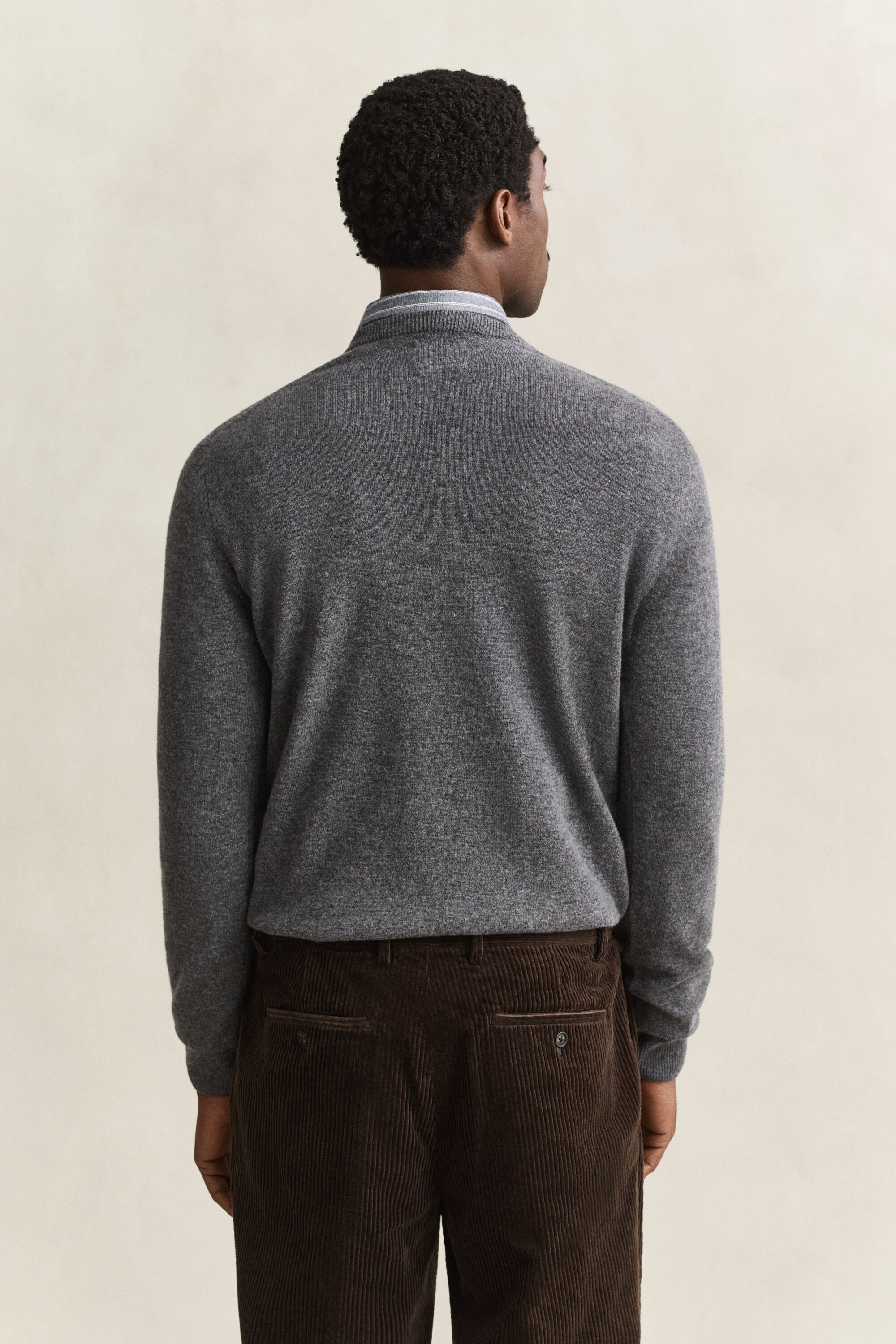 Pull col V en laine d’agneau