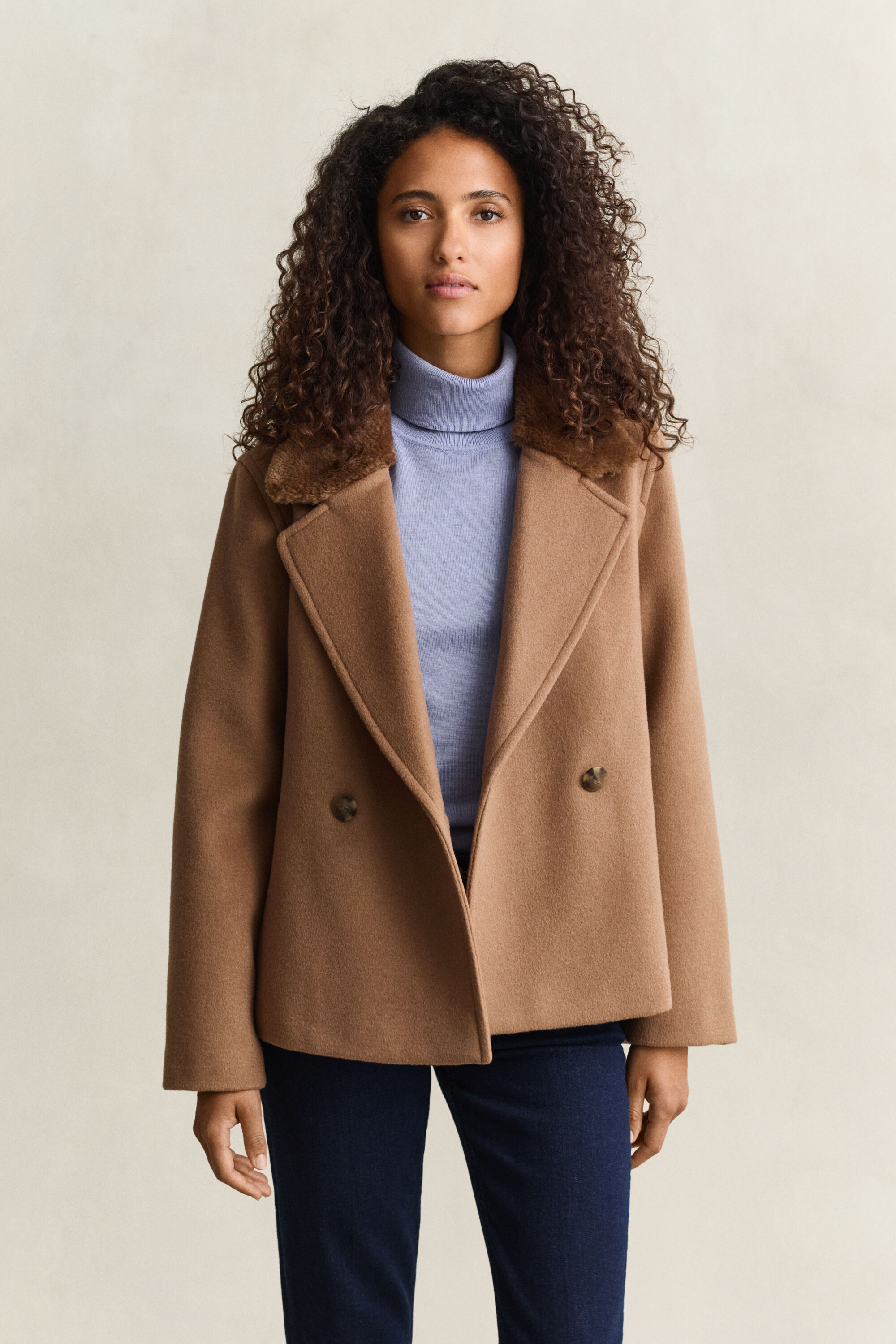 Veste avec col en fourrure synthétique