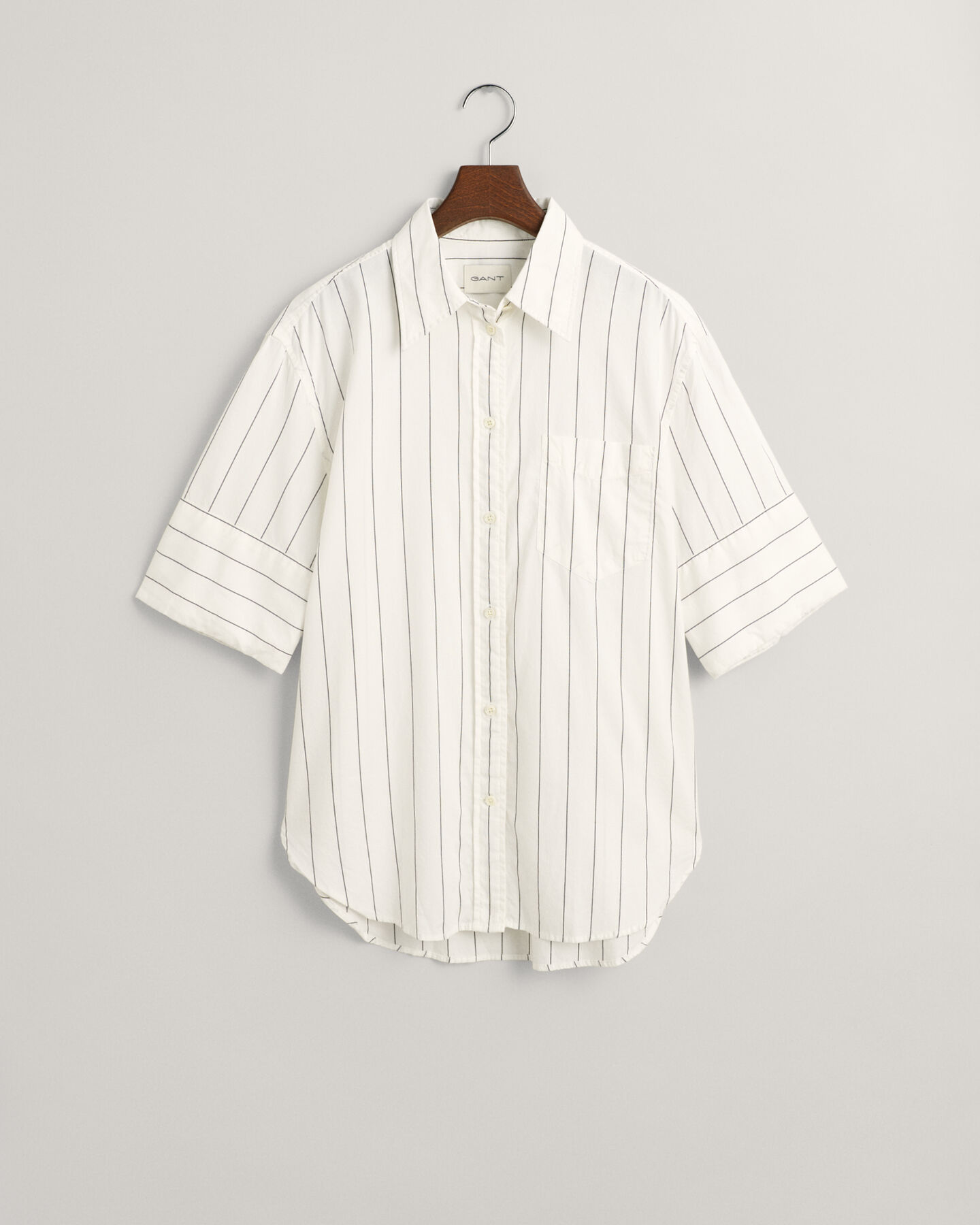 Chemise relaxed fit en coton Oxford Luxury ray&eacute;e &agrave; manches courtes
