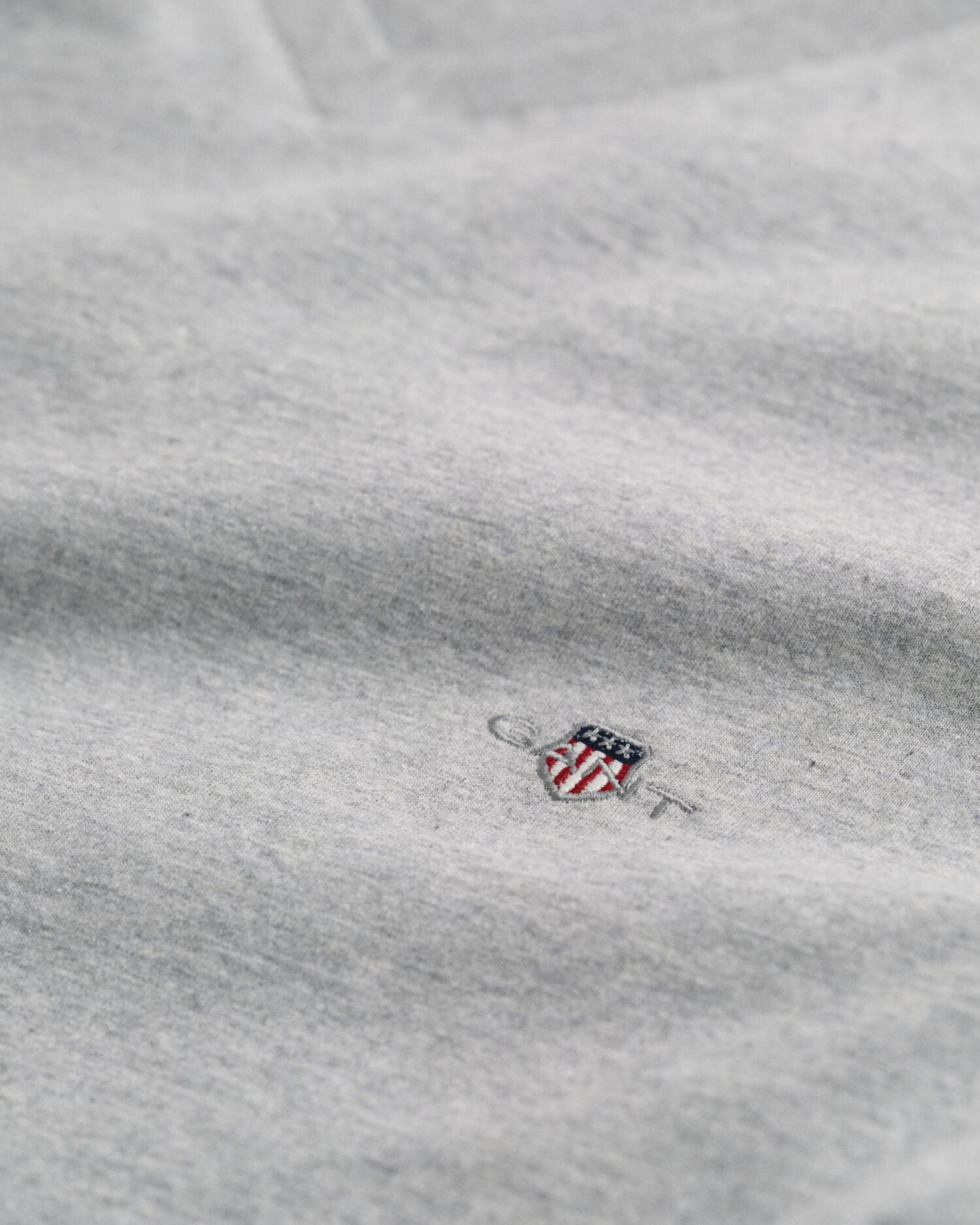 T-shirt col V coupe slim Shield