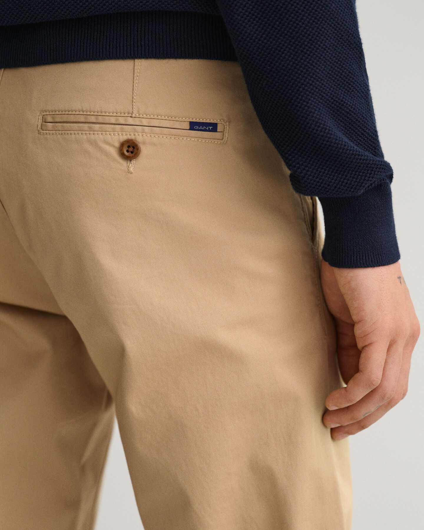 Pantalon chino slim fit en serg&eacute; Hallden