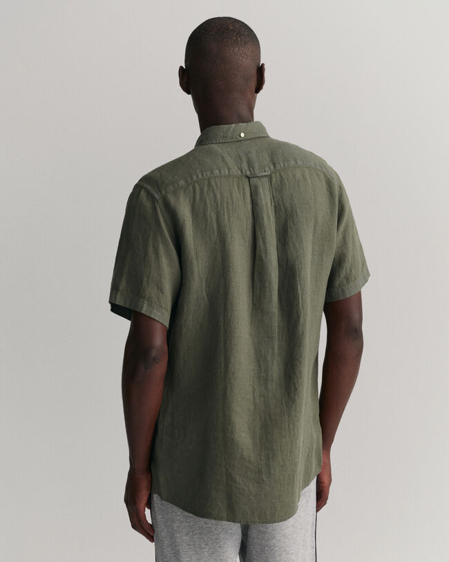 Chemise regular fit en lin teint en pi&egrave;ce &agrave; manches courtes