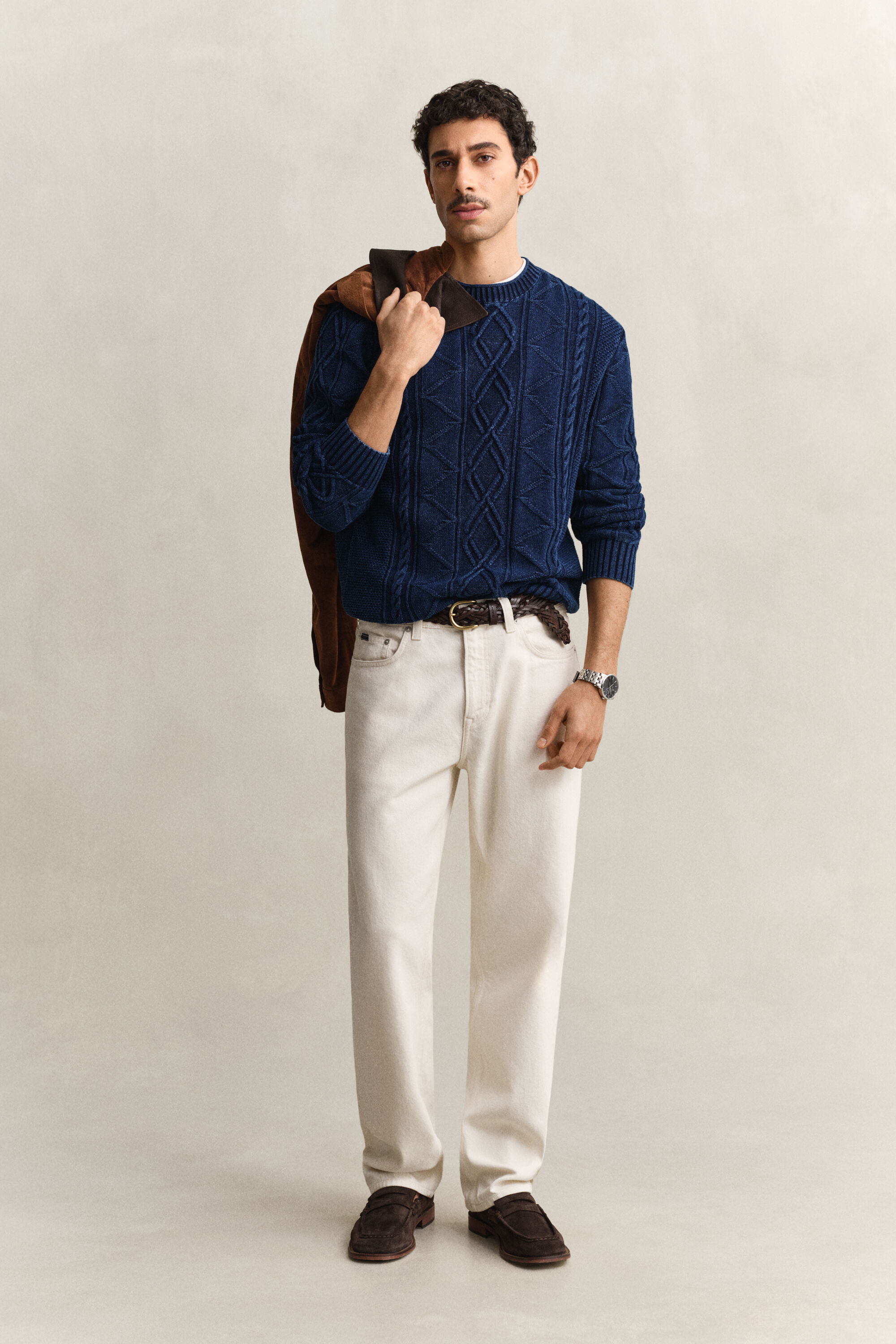 Pull en maille torsadée indigo