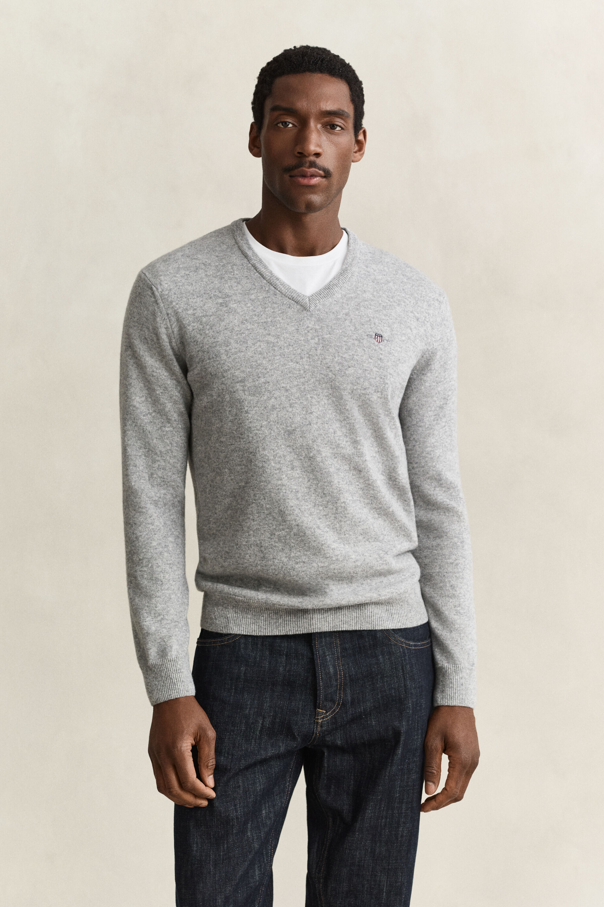 Pull col V en laine d’agneau