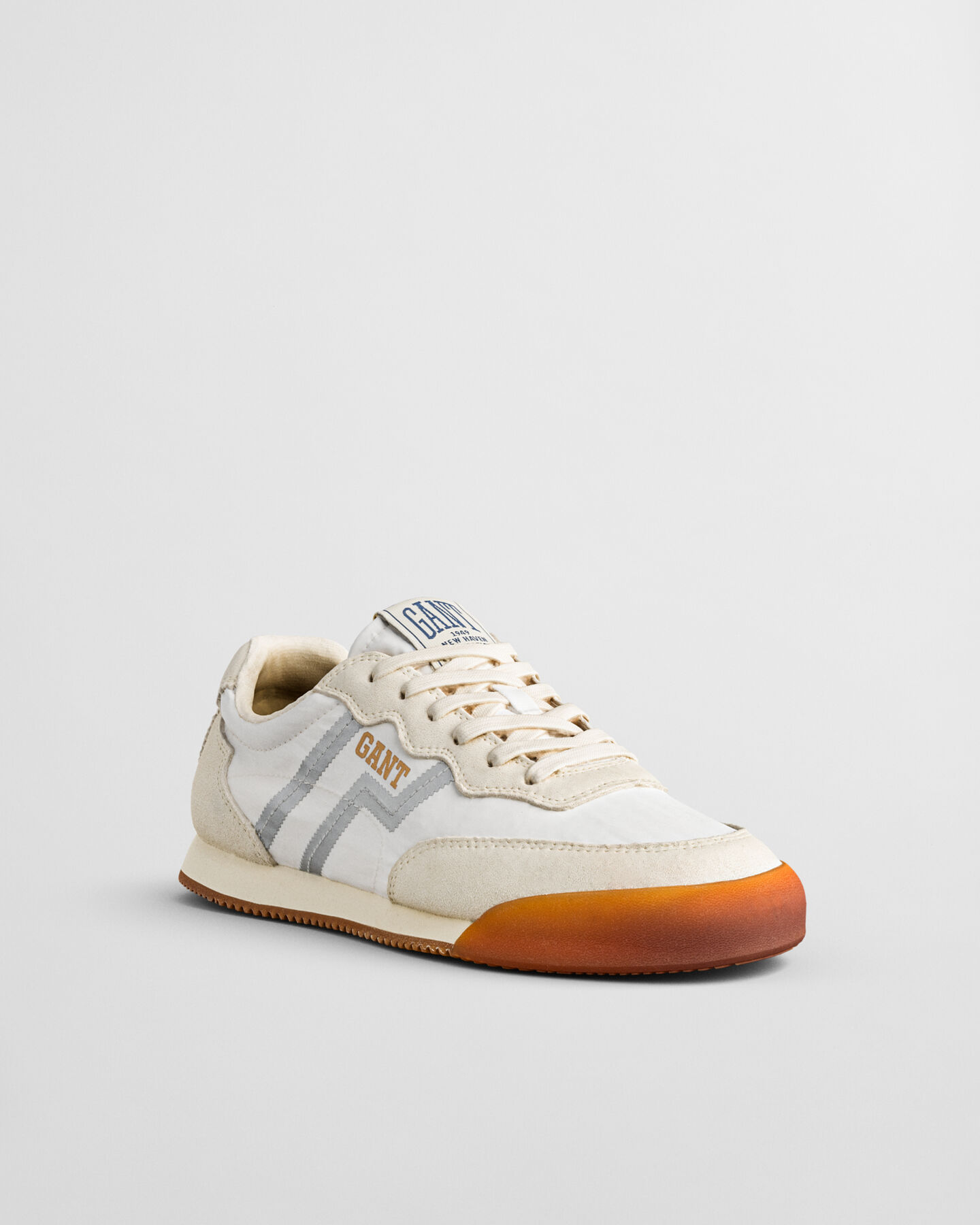 Baskets en daim Beylana