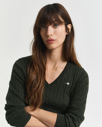 Pull col V en maille de coton stretch à torsades