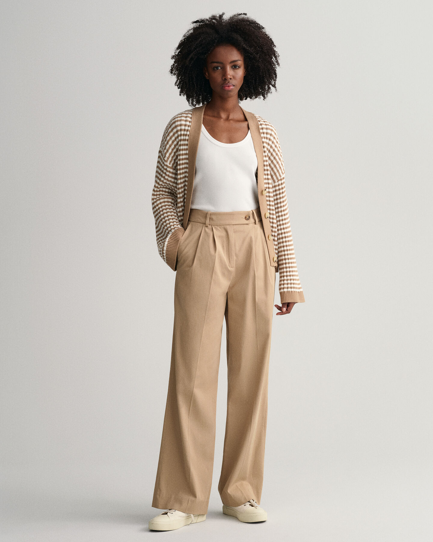 Cardigan col V en coton c&ocirc;tel&eacute; &agrave; rayures