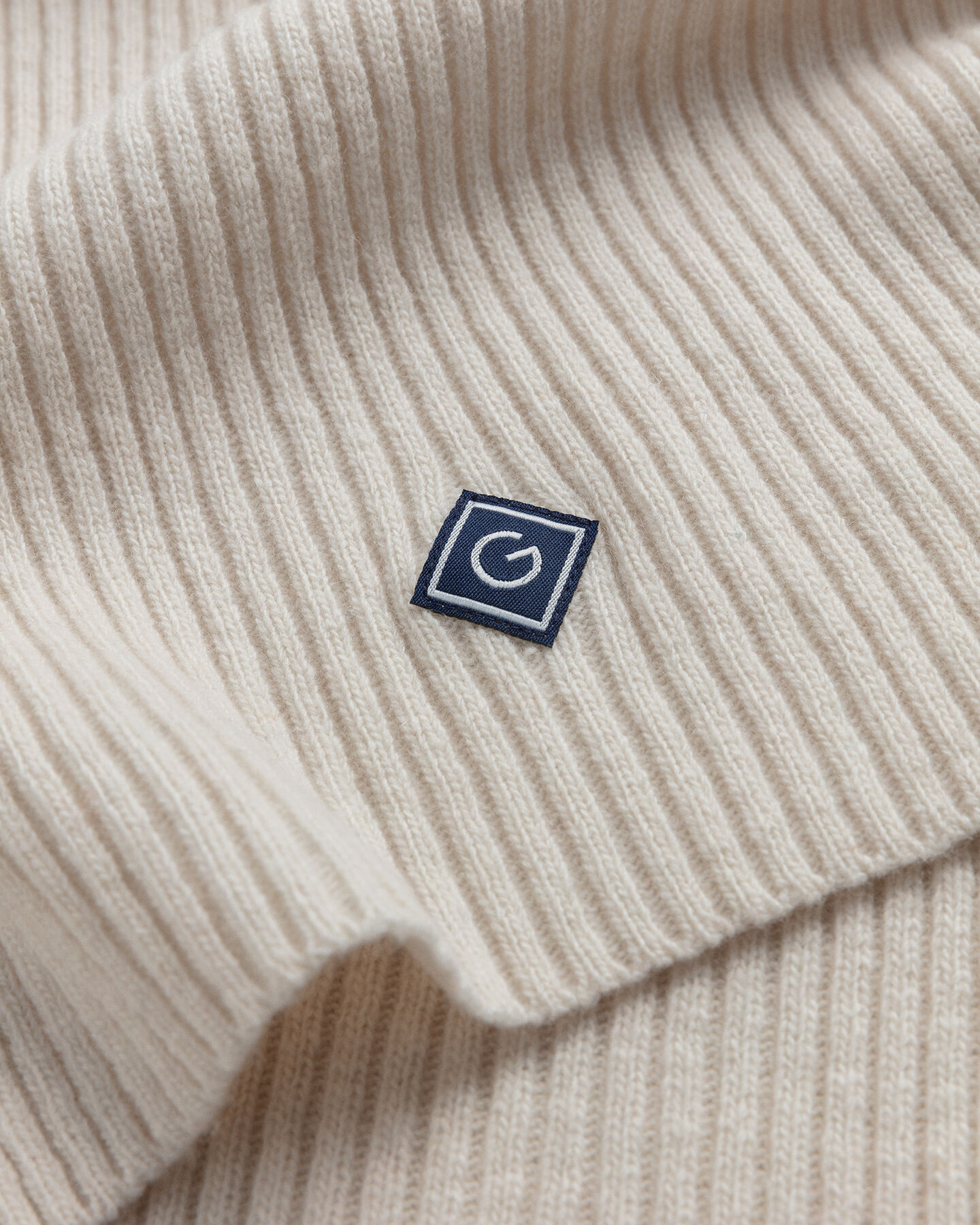 &Eacute;charpe en maille c&ocirc;tel&eacute;e