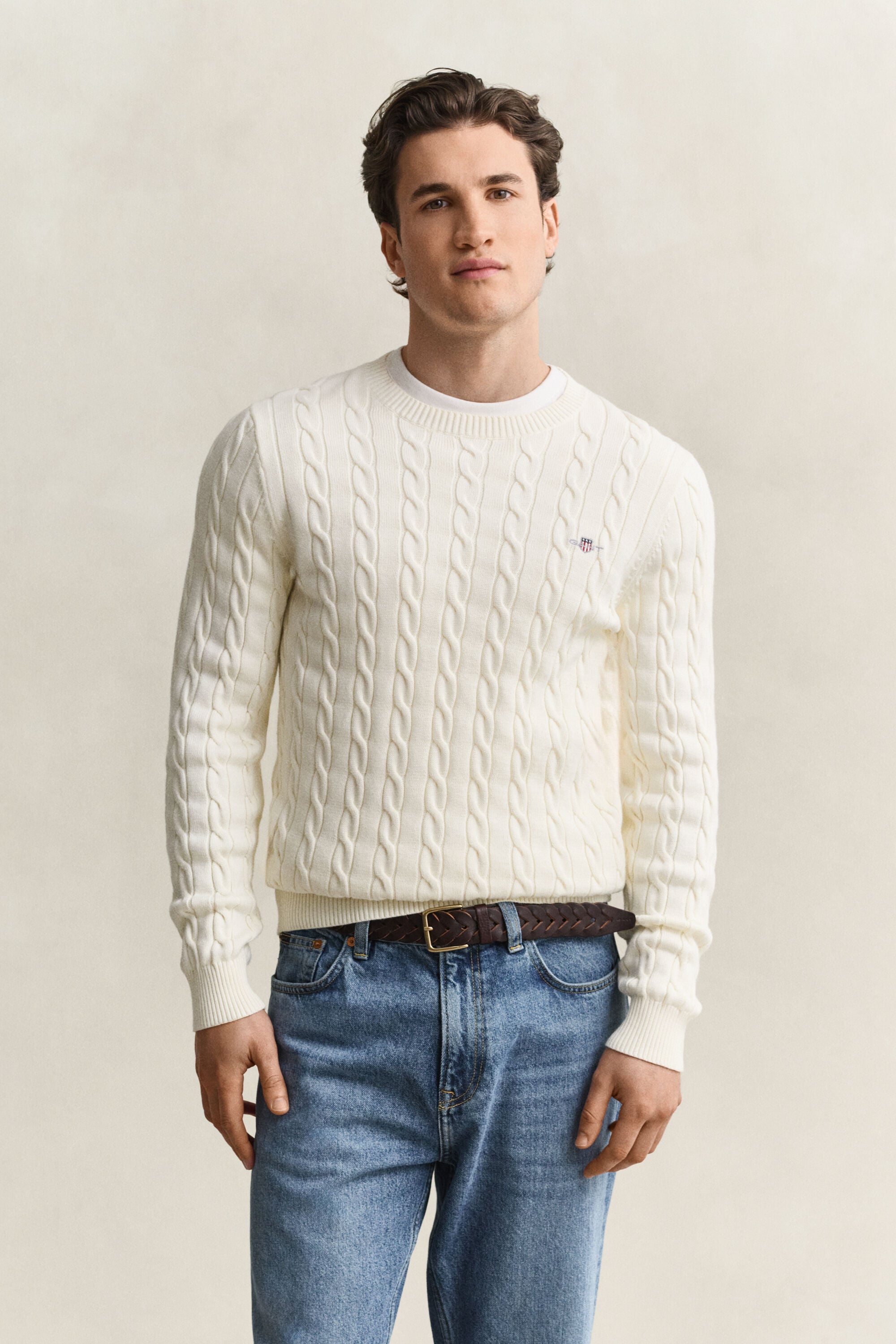 Pull en maille torsadée classique