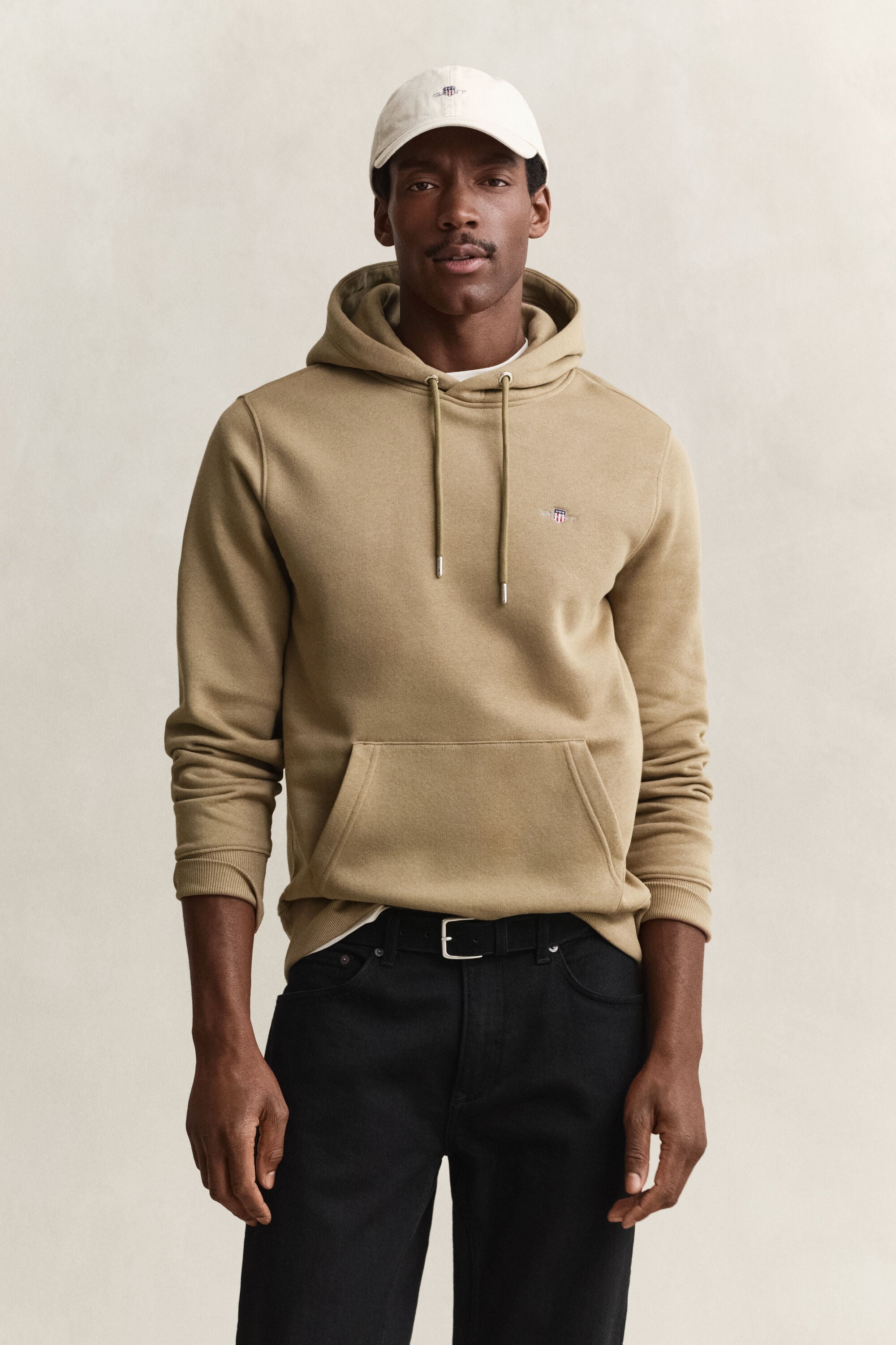 Sweat à capuche avec écusson
