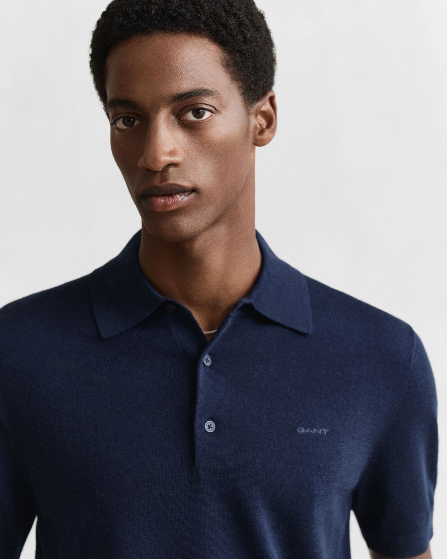 Pull fa&ccedil;on polo en laine m&eacute;rinos extrafine &agrave; manches courtes