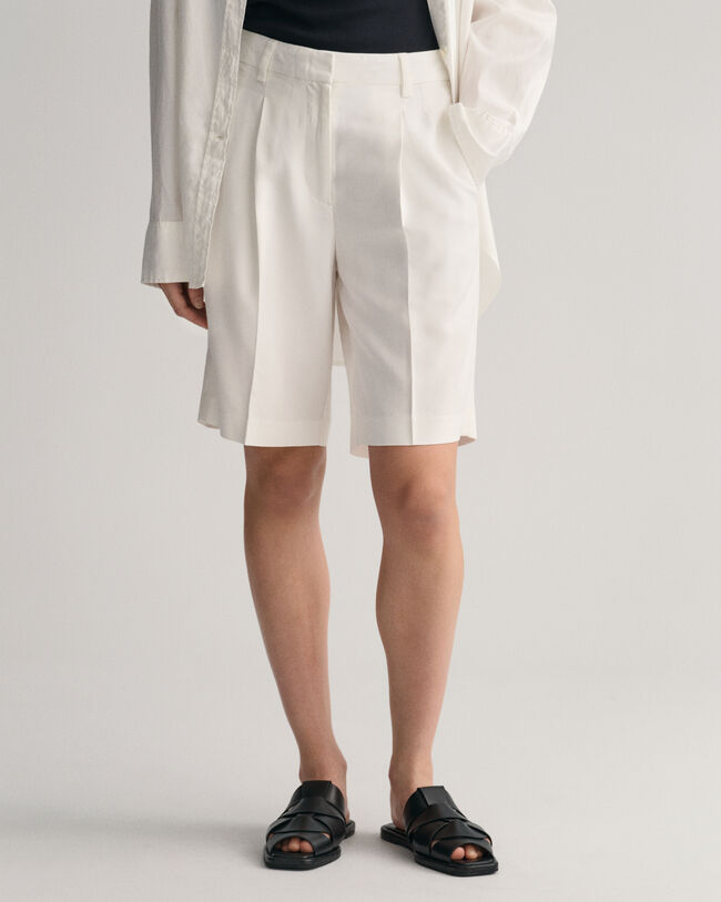 Short relaxed fit pliss&eacute;