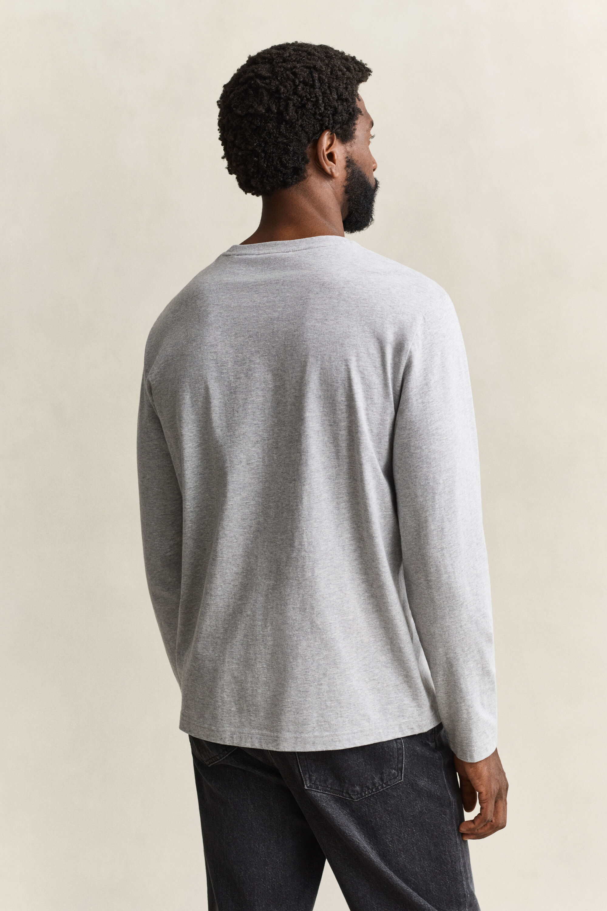 T-shirt à manches longues avec écusson