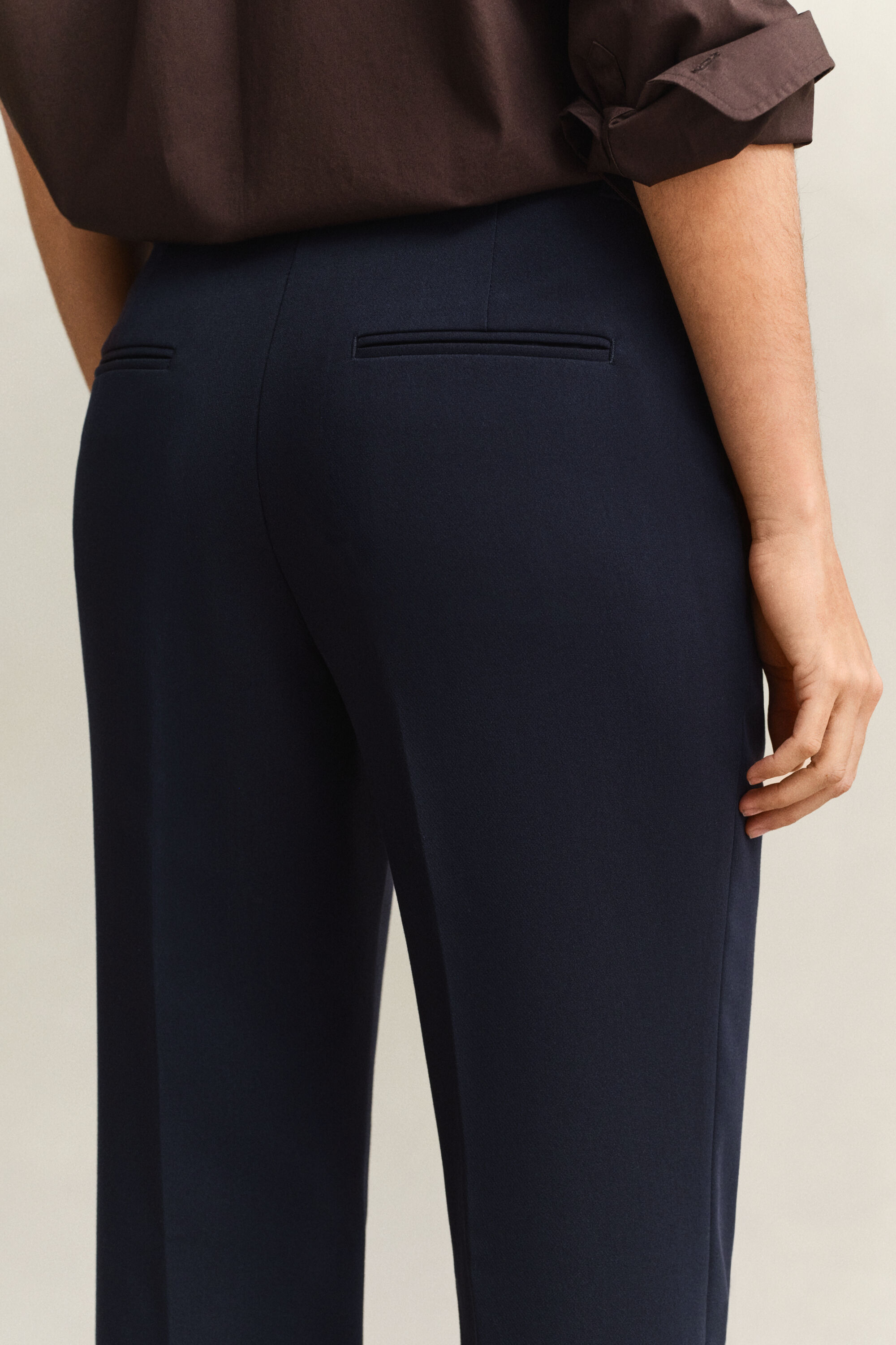 Pantalon coupe slim évasé