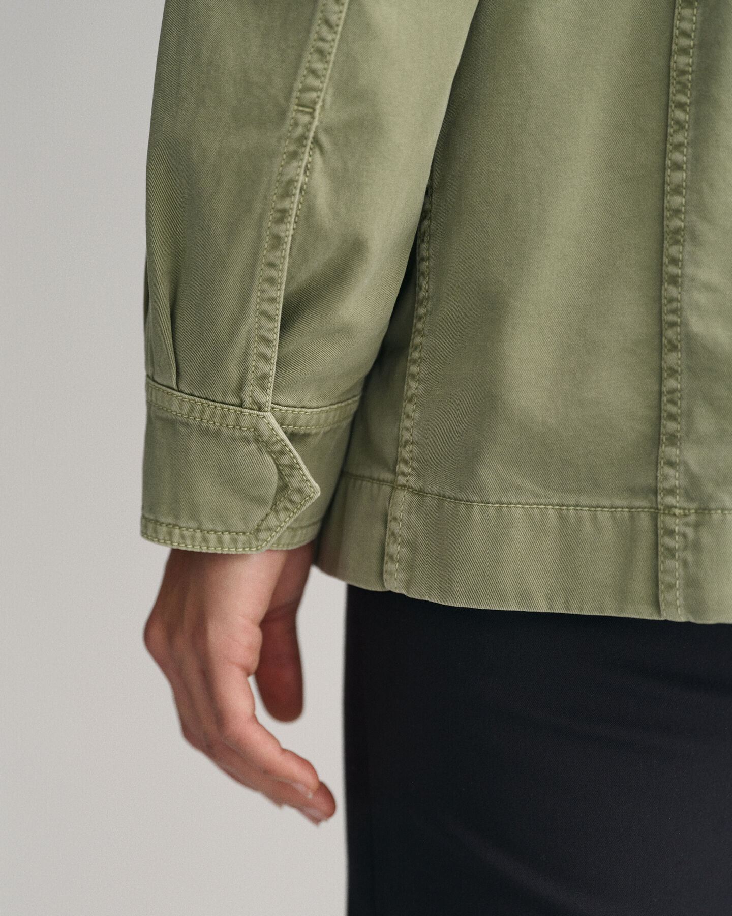 Veste style militaire teinte en pièce