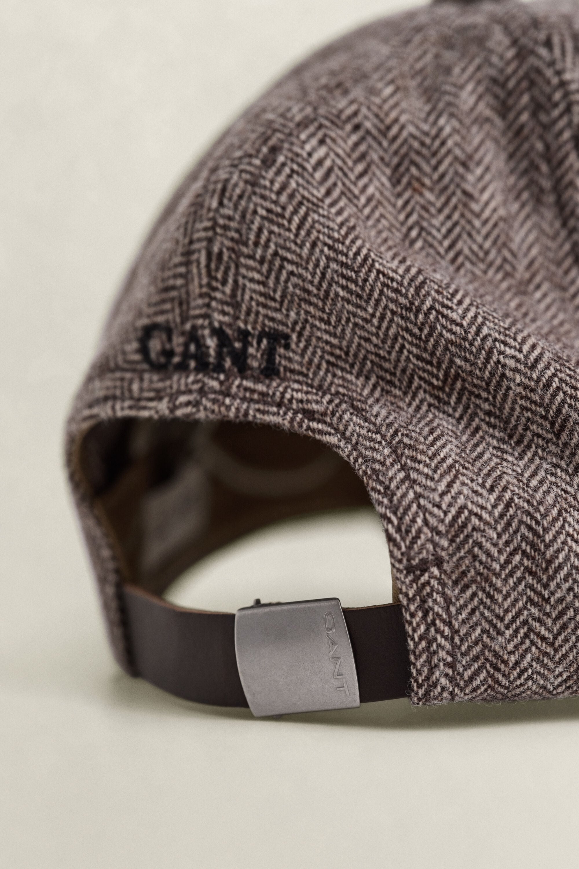 Casquette en laine mélangée avec visière en cuir