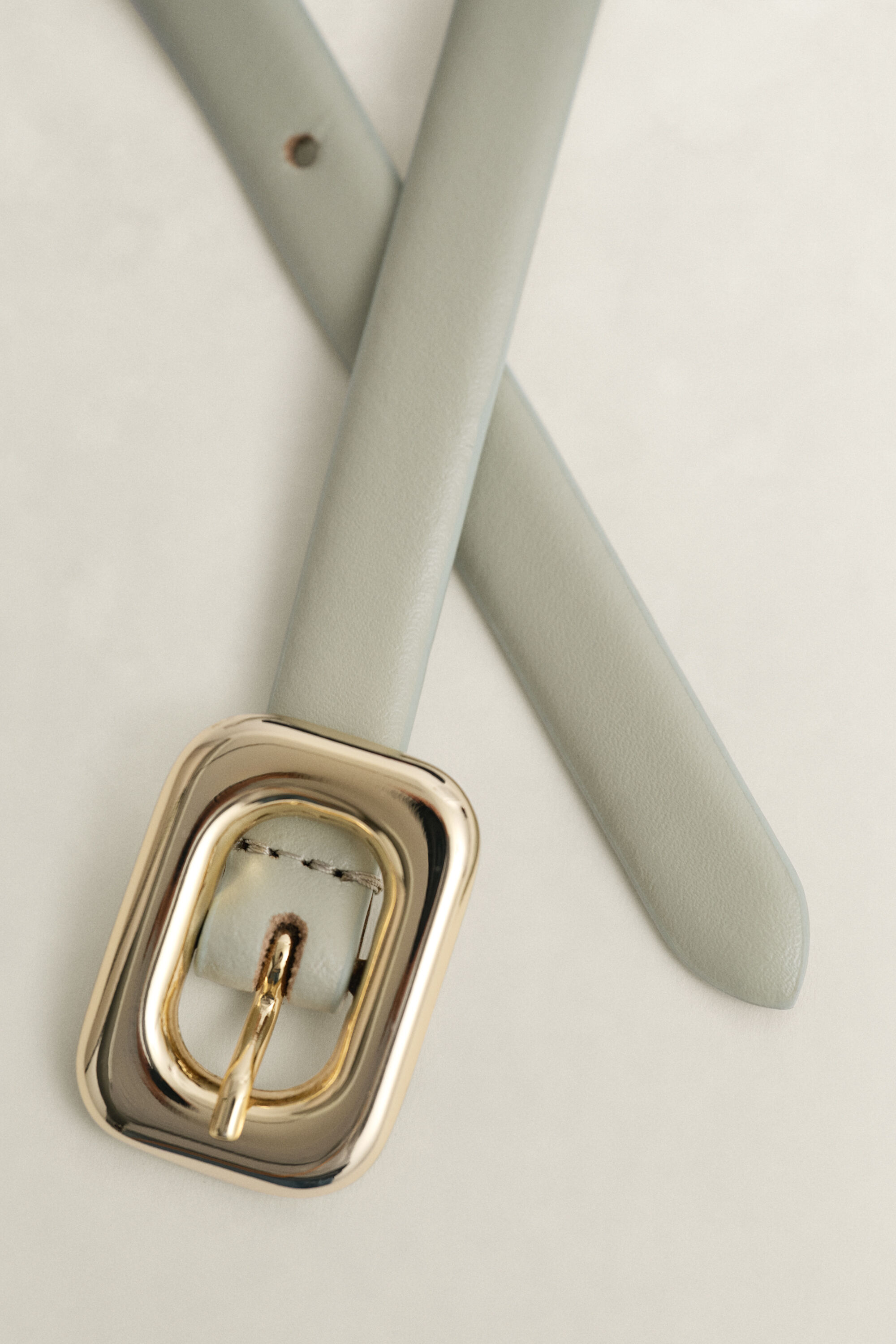 Ceinture en cuir avec boucle ronde