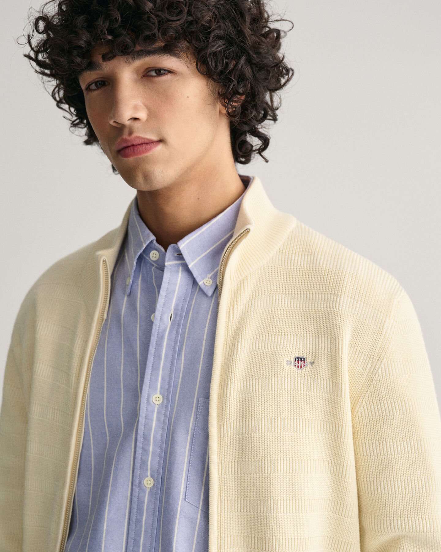 Cardigan zipp&eacute; en coton textur&eacute; &agrave; rayures