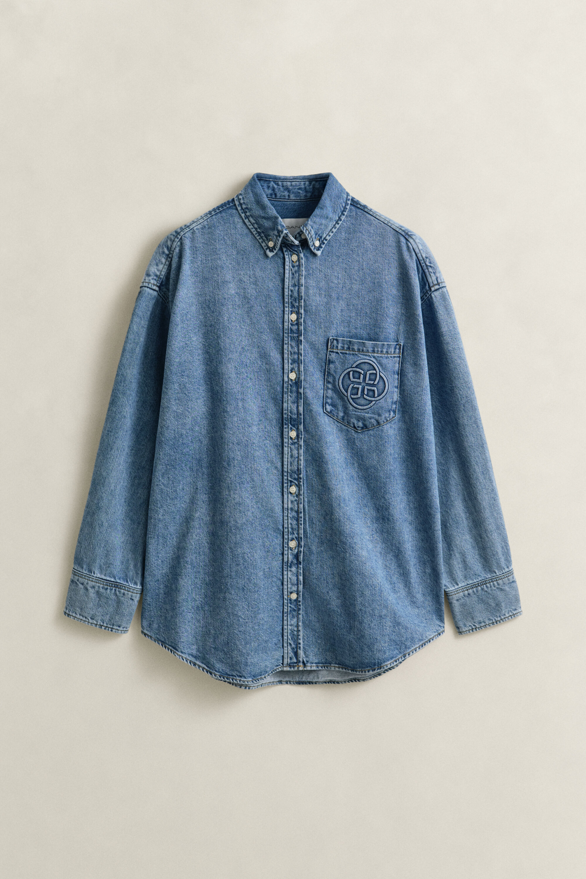 Chemise en denim brodée