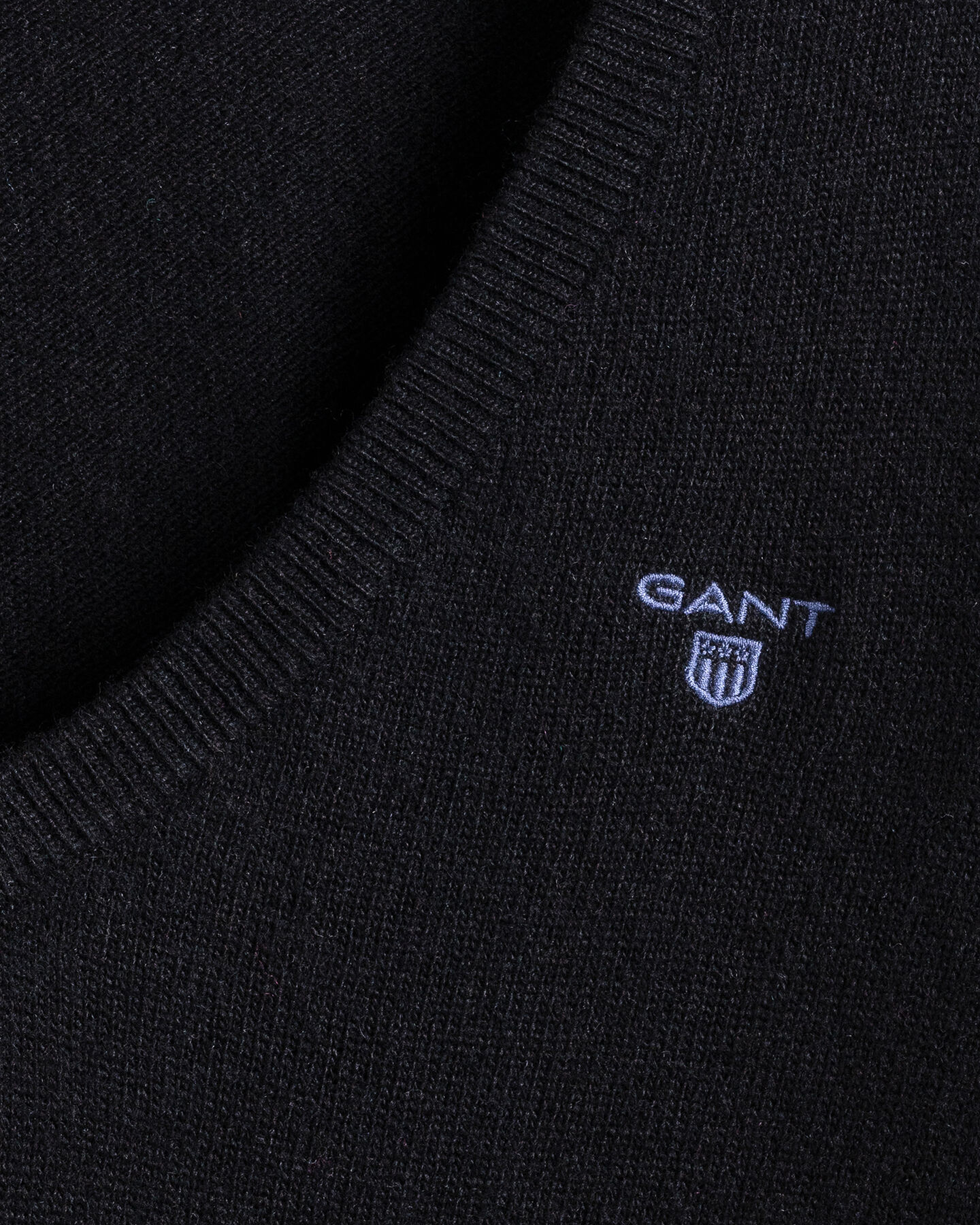 Pull col V en laine d'agneau extrafine