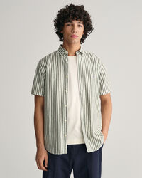 Chemise regular fit en coton et lin &agrave; rayures et manches courtes