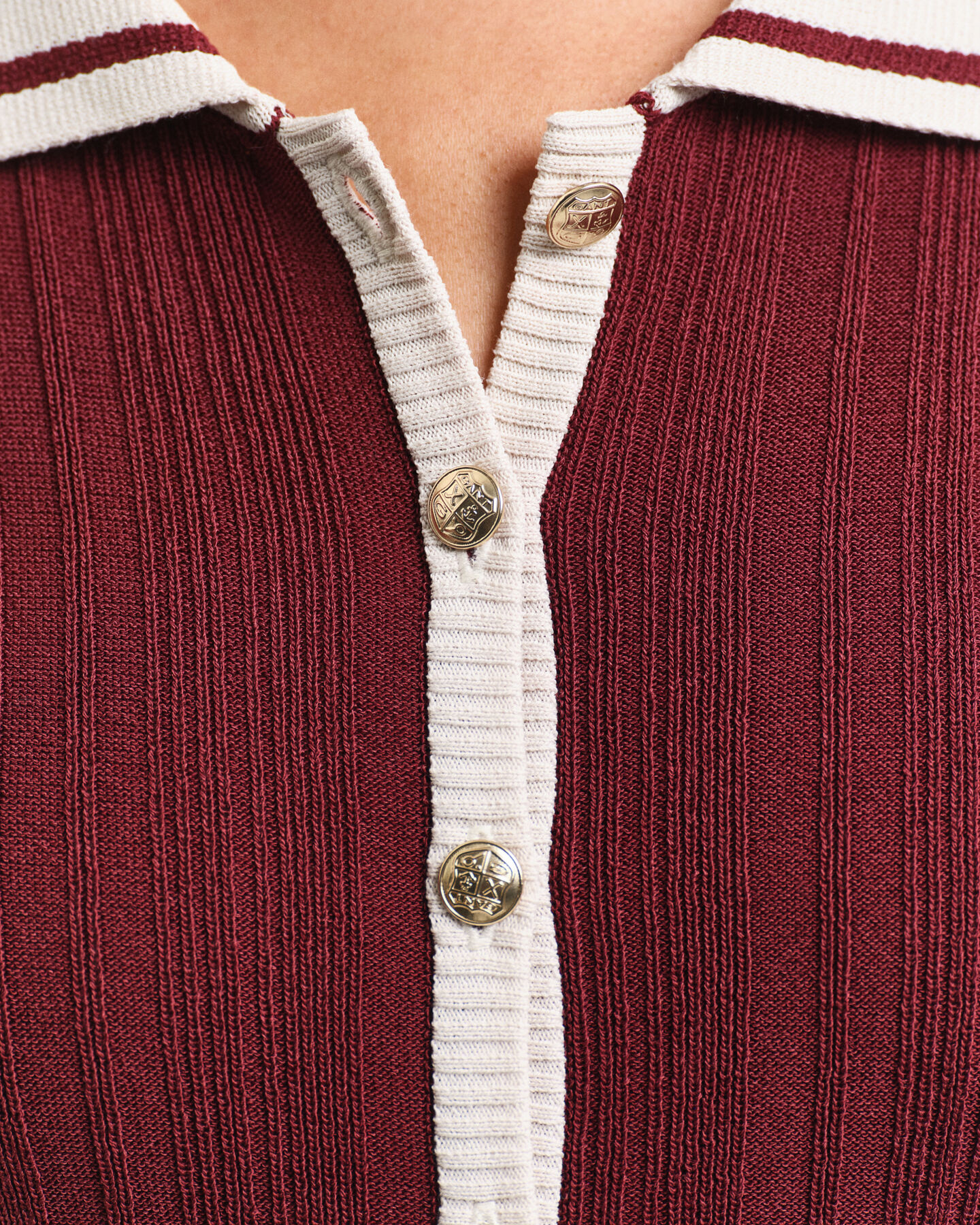 Robe en maille c&ocirc;tel&eacute;e contrastante