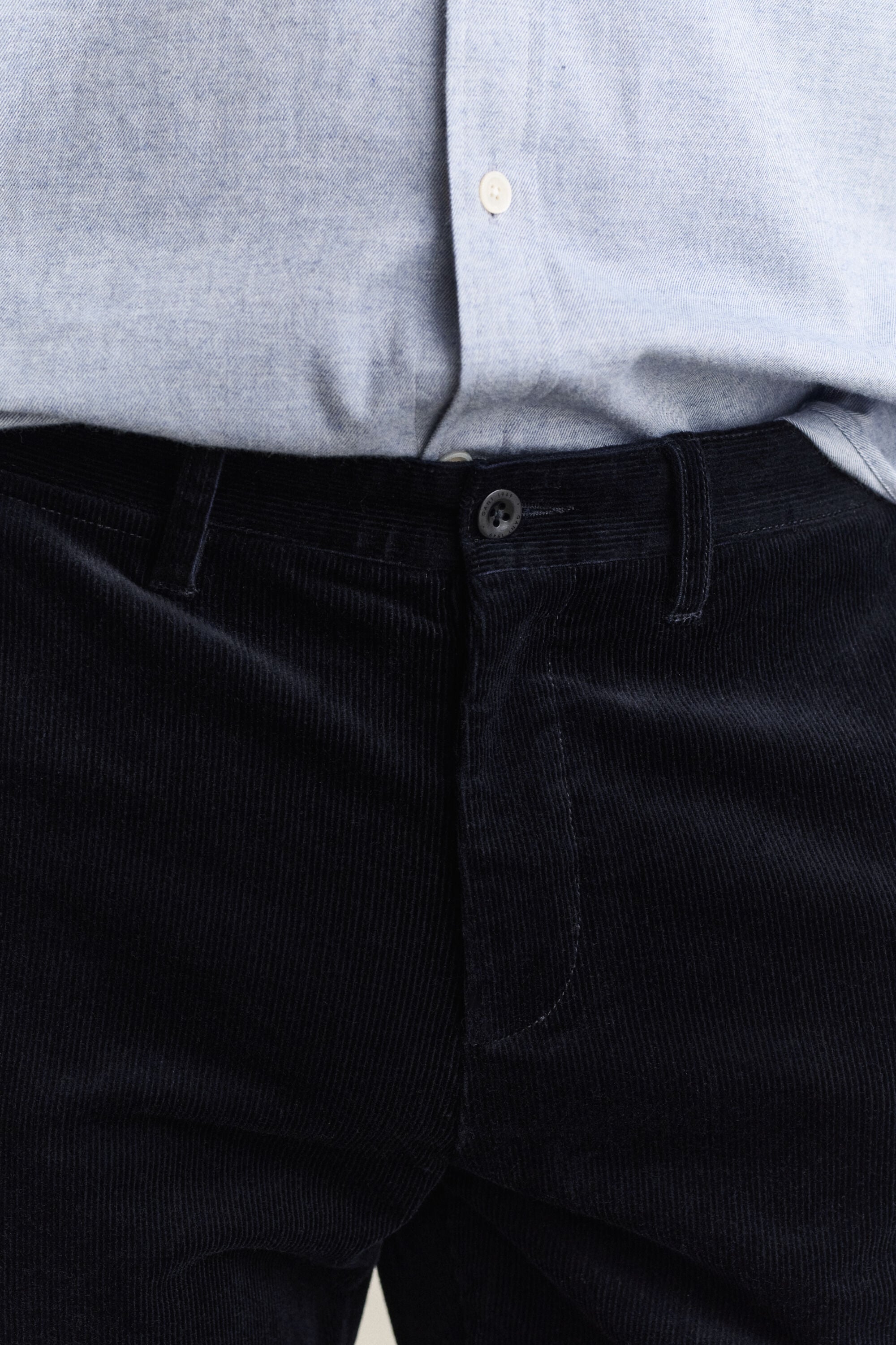 Pantalon chino slim en velours côtelé