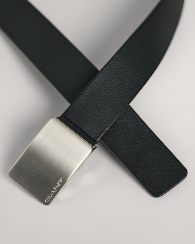 Ceinture en cuir avec boucle et plaque