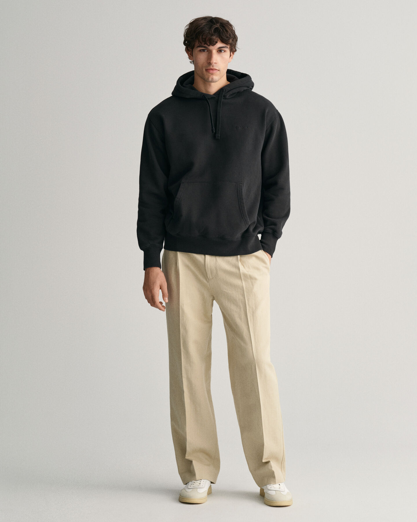 Sweat &agrave; capuche avec logo GANT