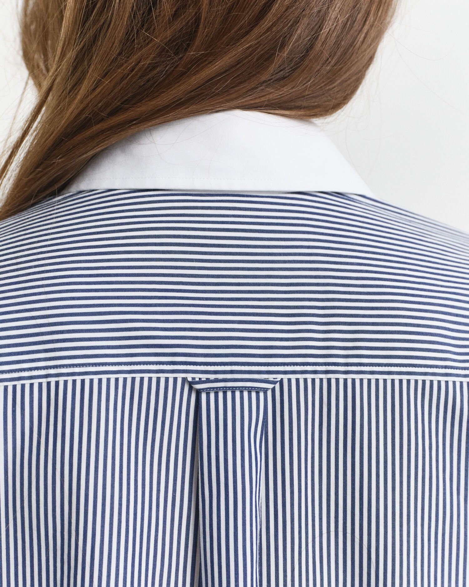 Chemise ultra-ample à rayures avec col contrastant