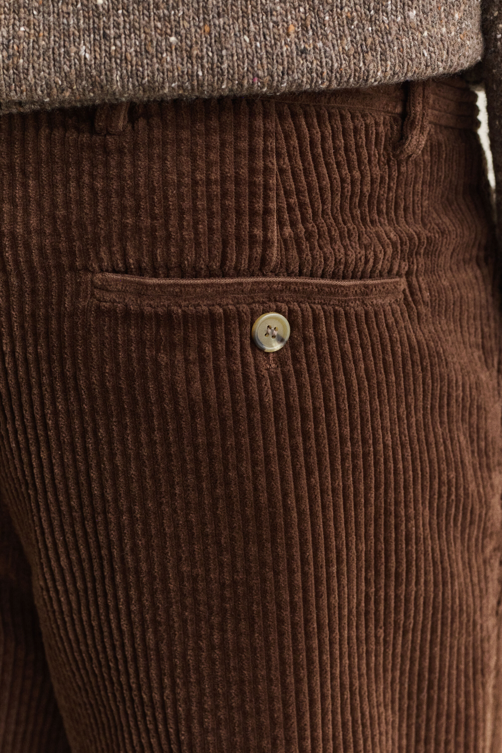 Pantalon chino en velours côtelé