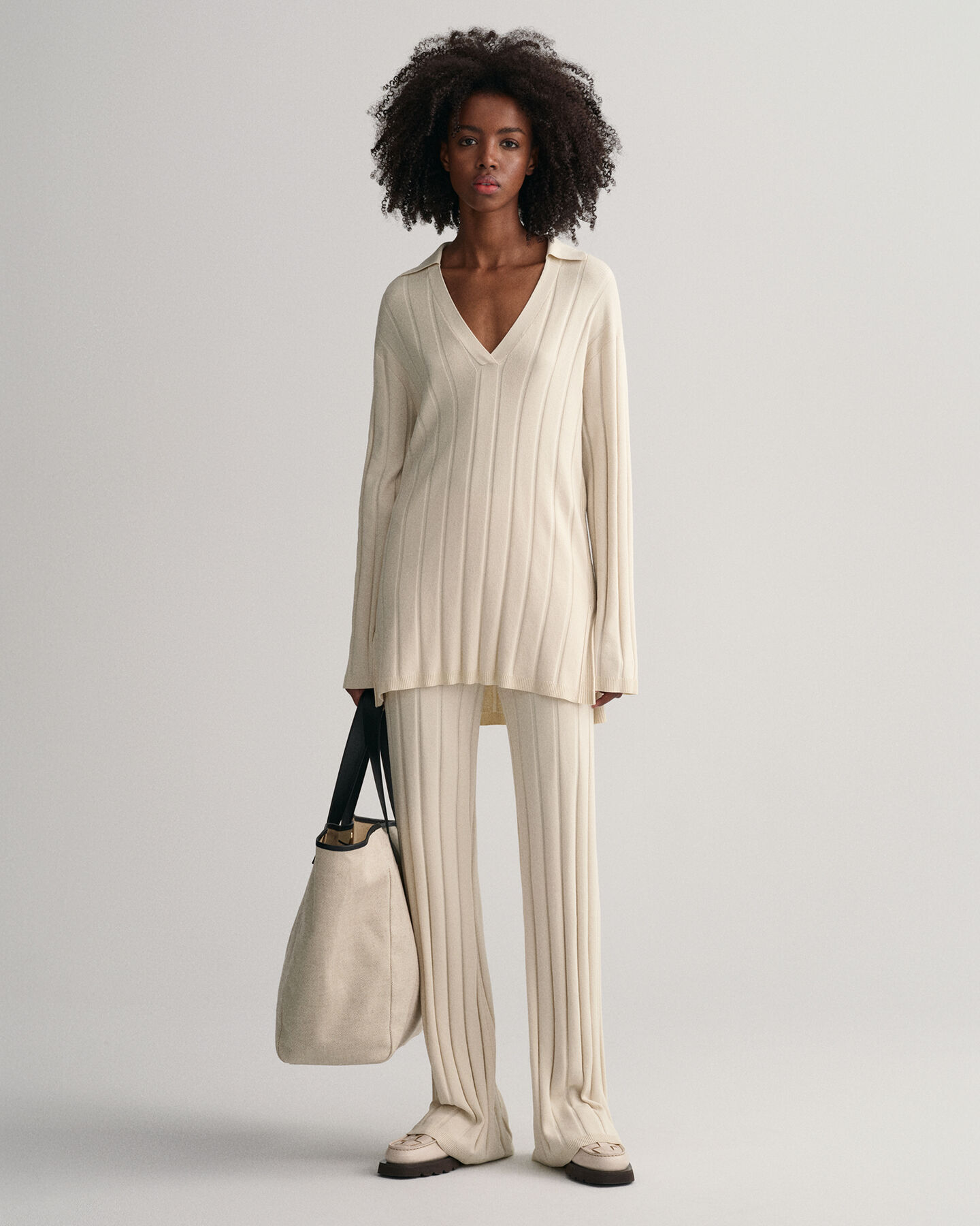 Pull en maille côtelée à col ouvert