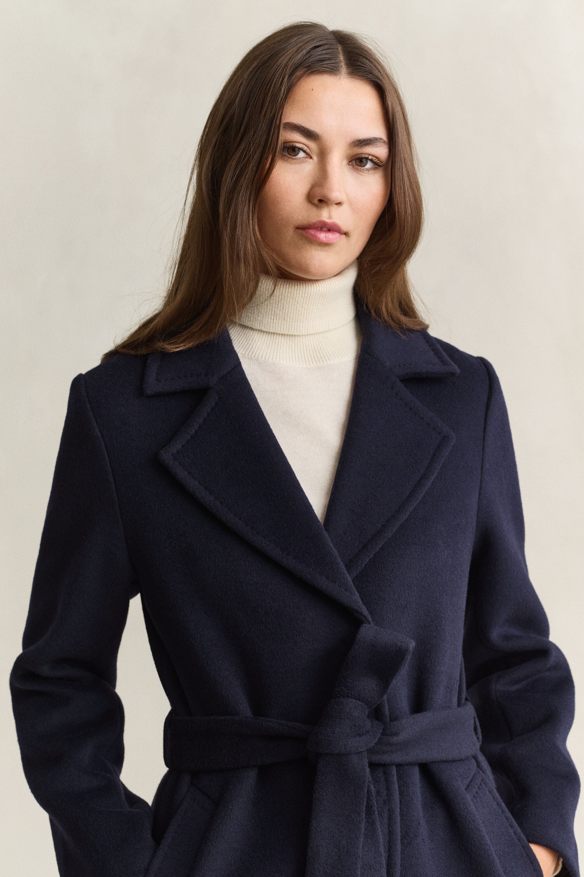 Manteau en laine mélangée avec ceinture