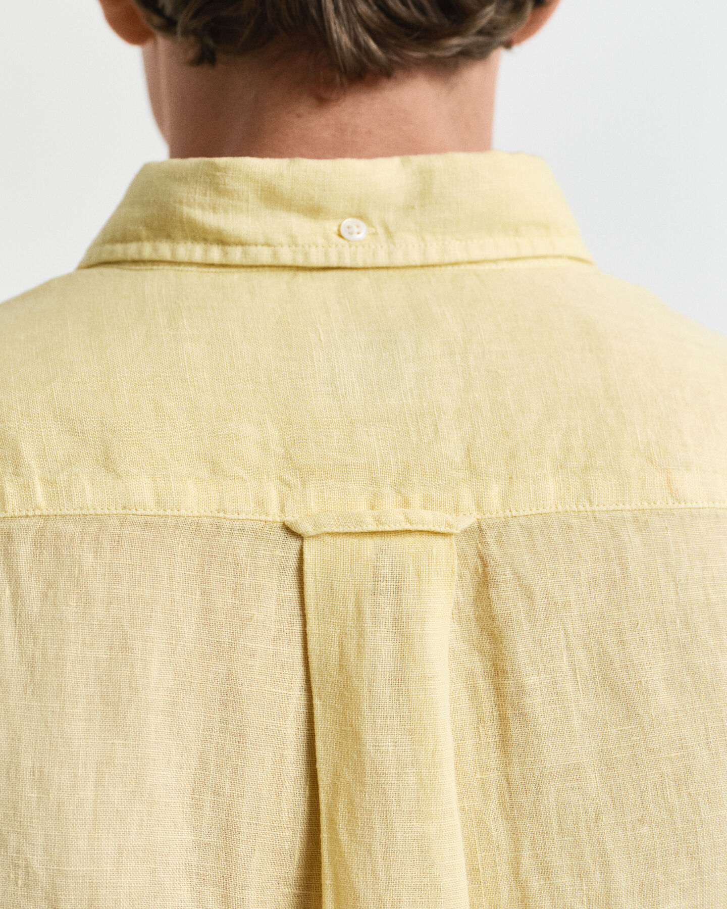 Chemise regular fit en lin teint en pièce à manches courtes