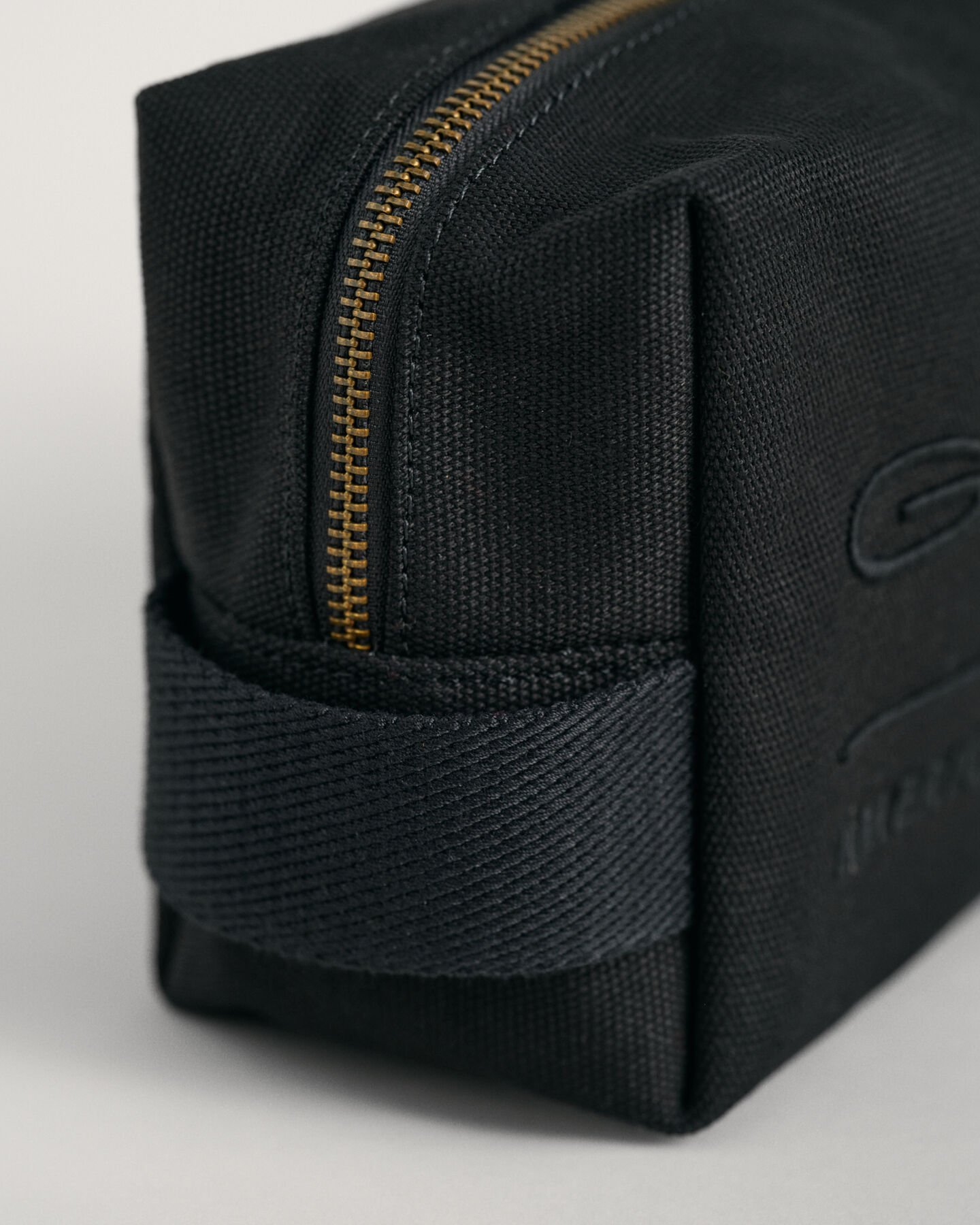 Trousse de toilette Tonal Shield