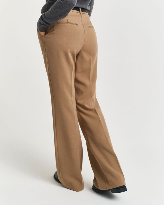 Pantalon habillé coupe slim évasé
