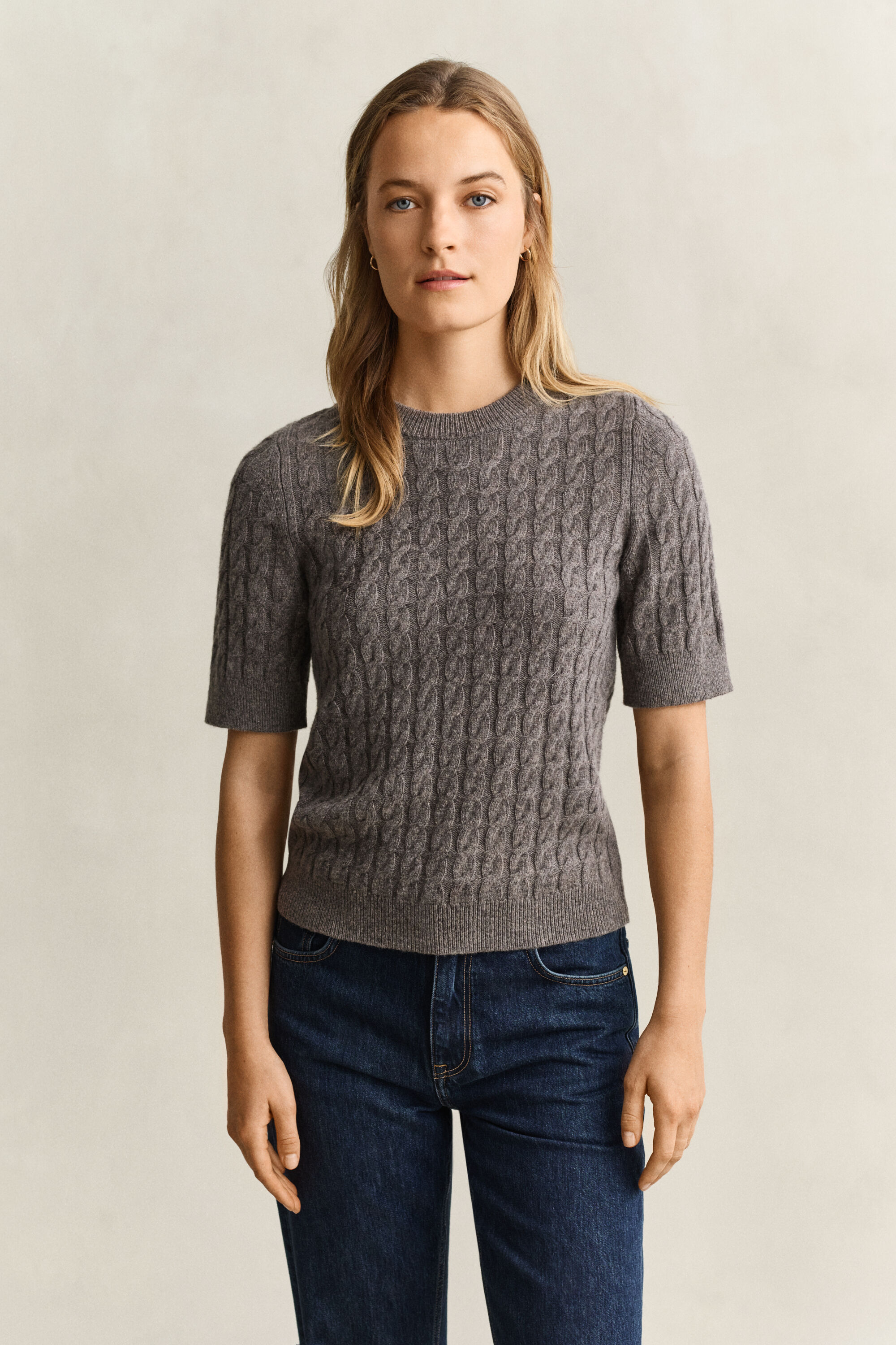 Pull à manches courtes en laine et cachemire à maille torsadée