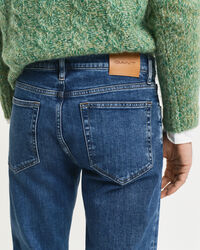 Jean regular fit à délavage épuré