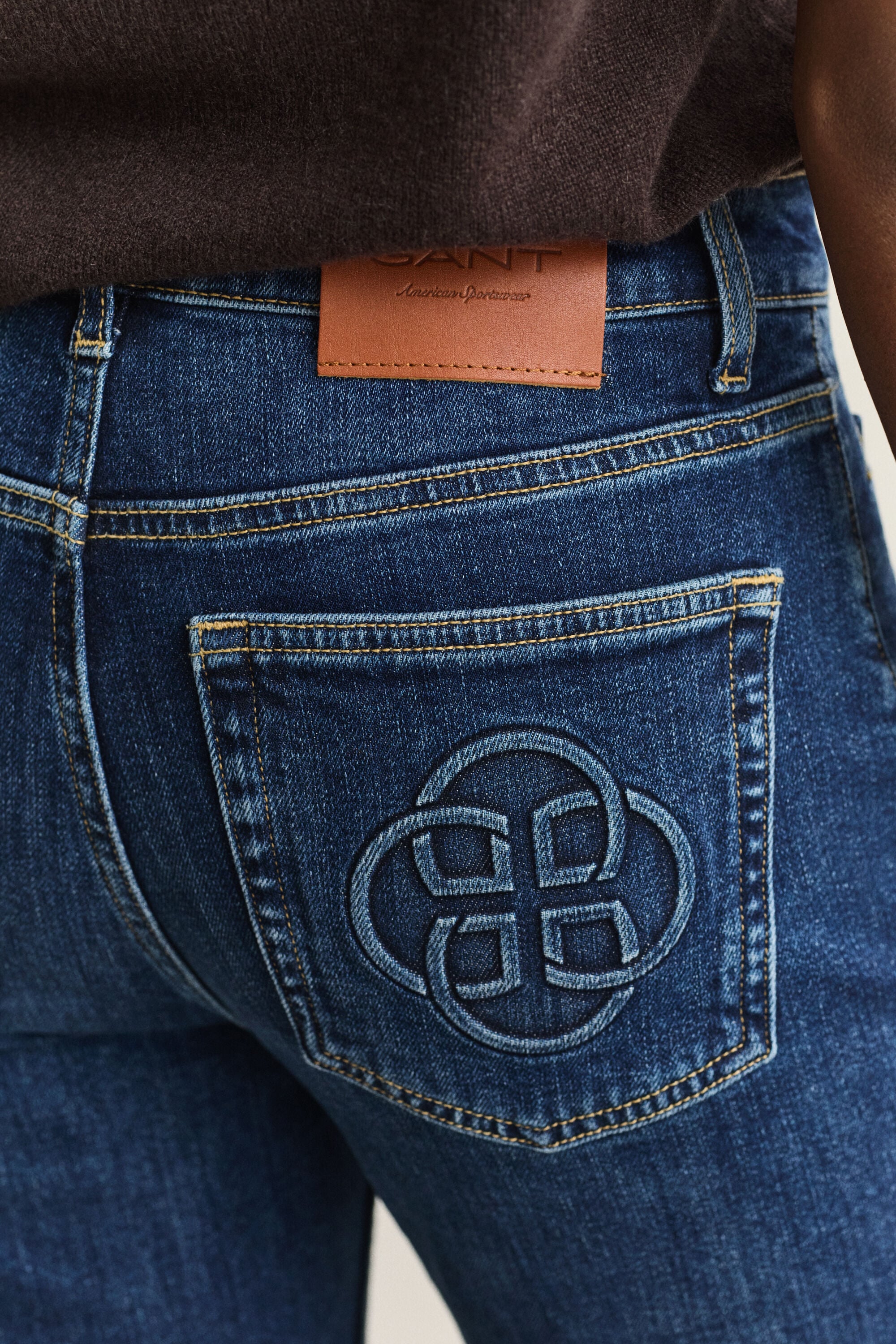 Jean évasé avec monogramme