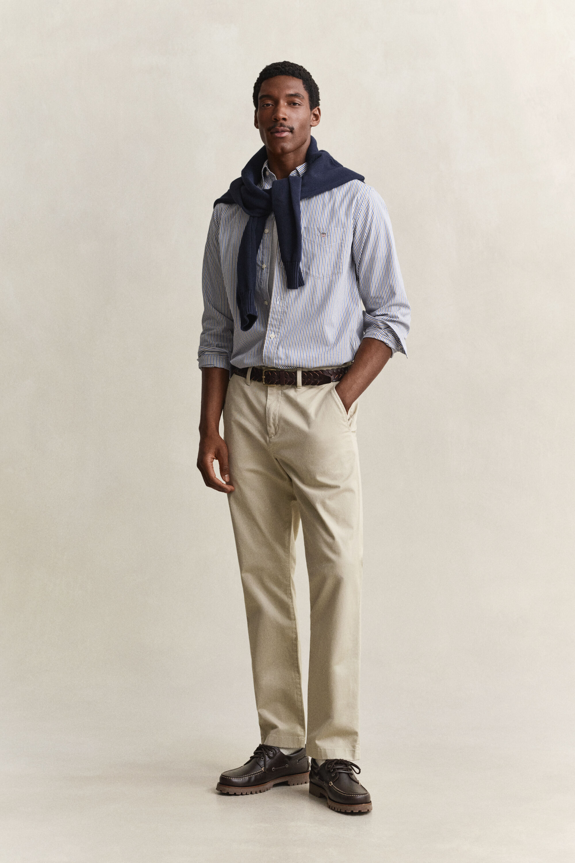 Pantalon chino classique coupe regular