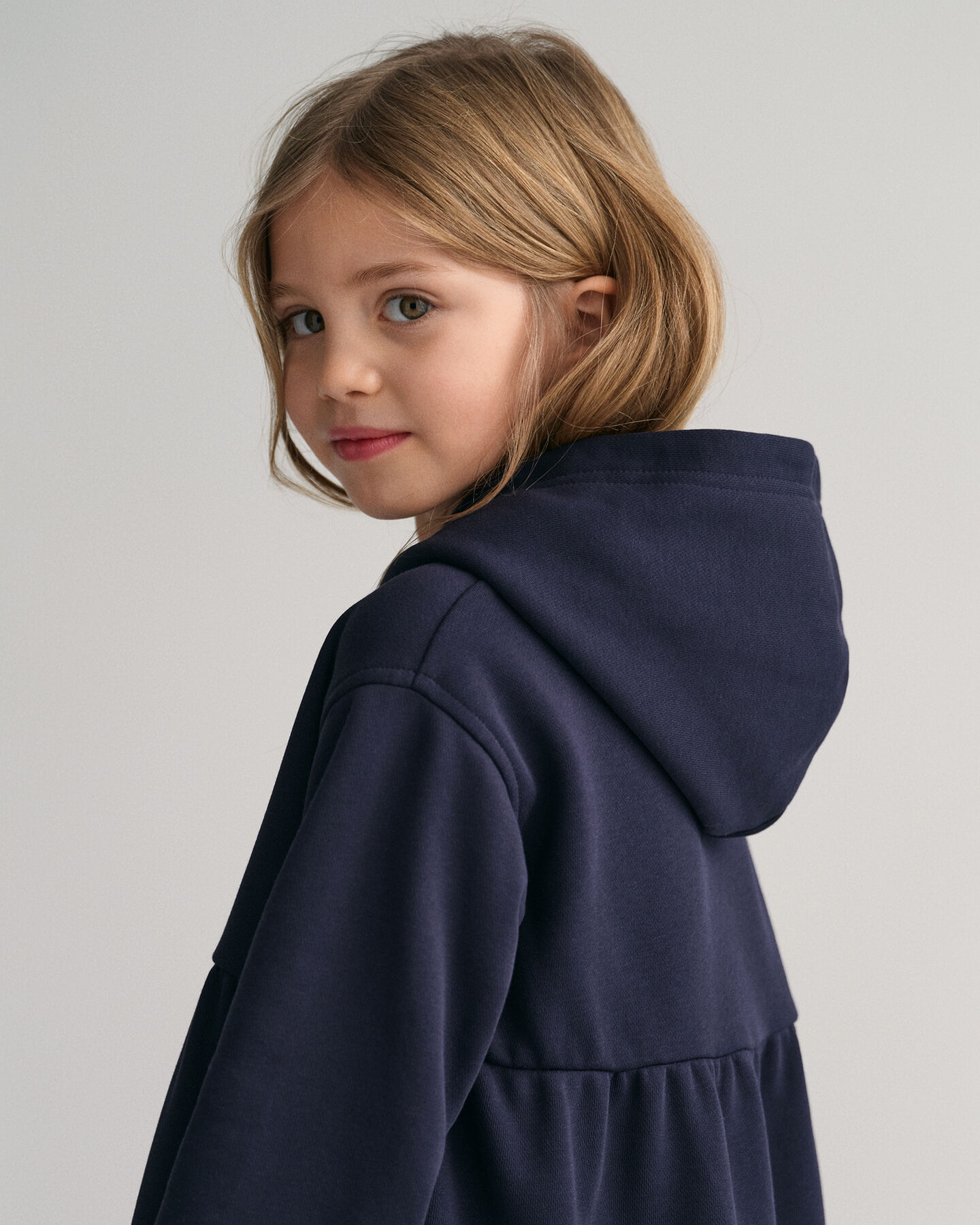 Robe sweat &agrave; capuche avec volants GANT USA Girls