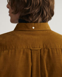 Chemise regular fit en velours c&ocirc;tel&eacute;