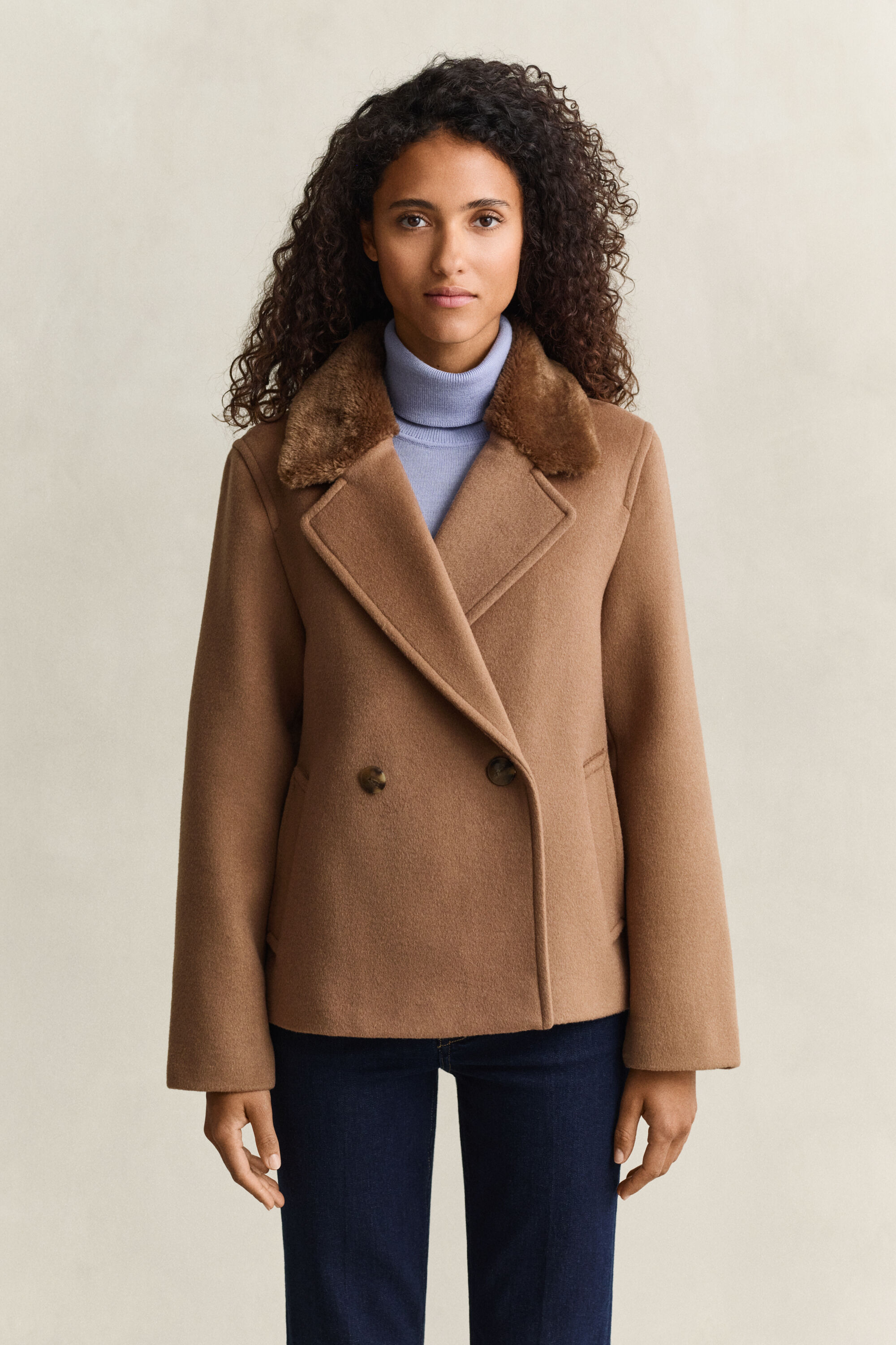 Veste avec col en fourrure synthétique