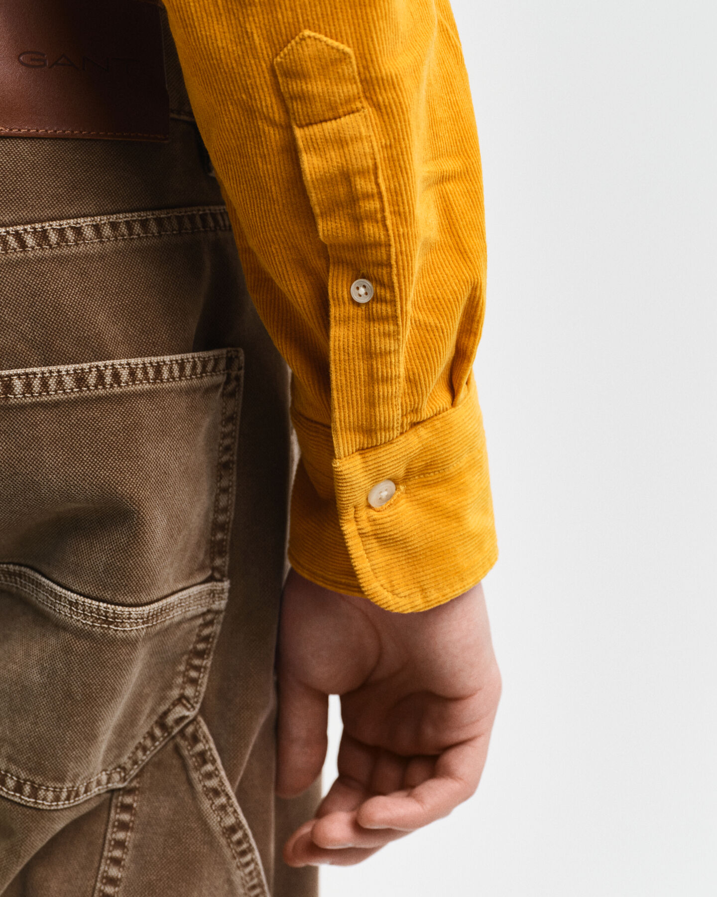 Chemise regular fit en velours c&ocirc;tel&eacute;