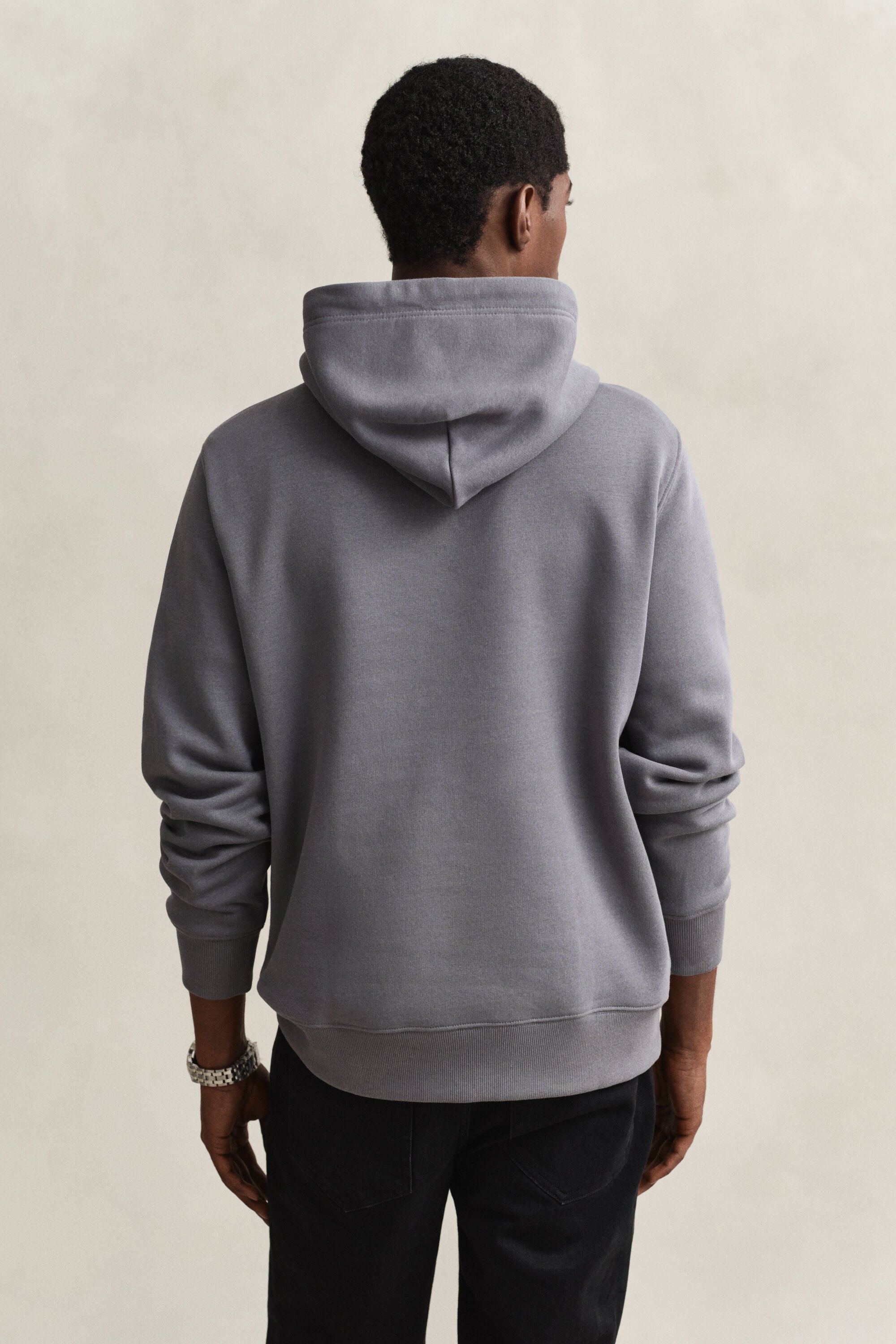 Sweat à capuche avec écusson
