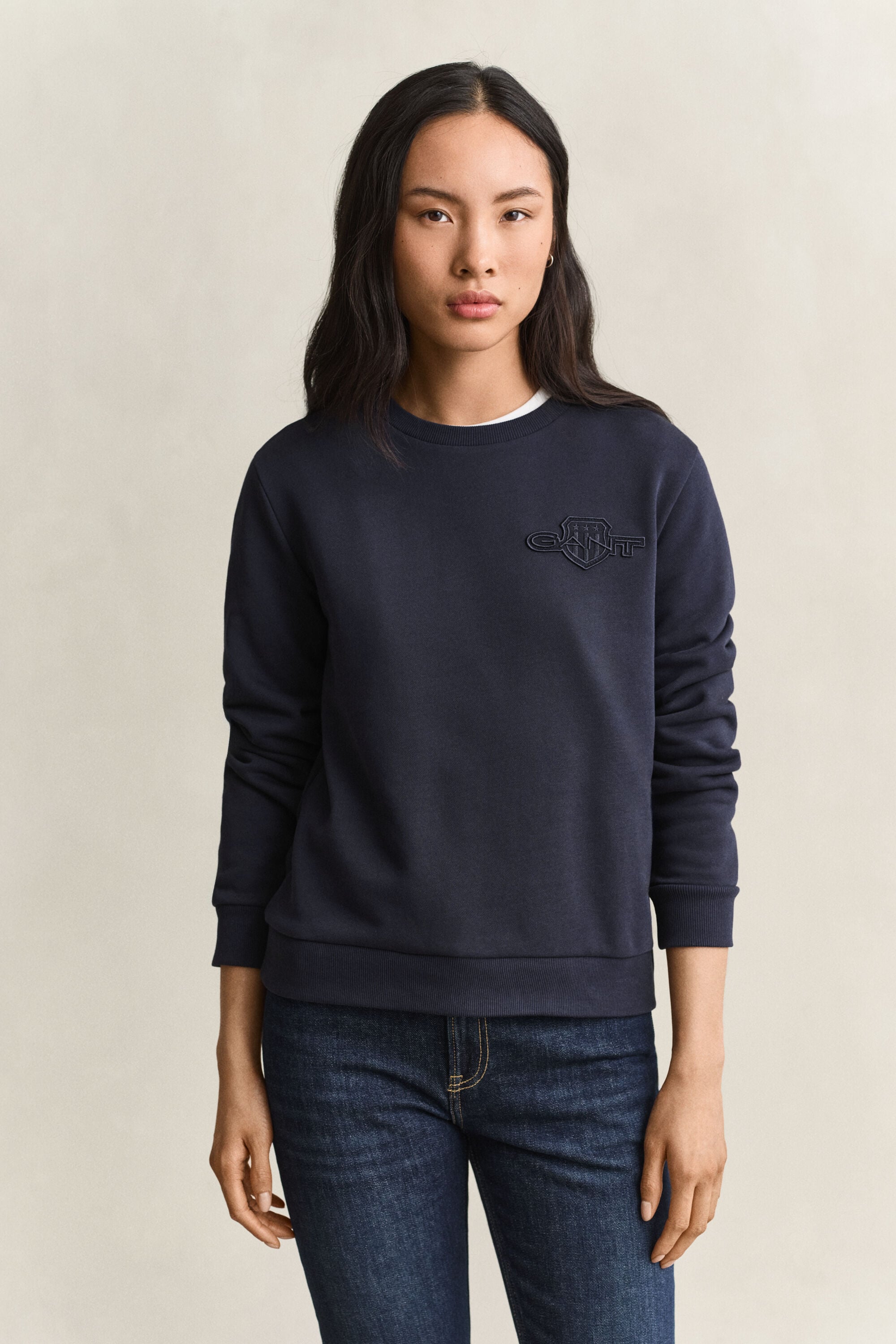 Sweat-shirt avec écusson ton sur ton